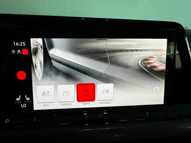 Volkswagen Golf view 24