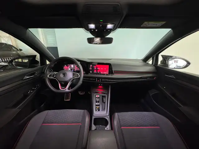 Volkswagen Golf view 4