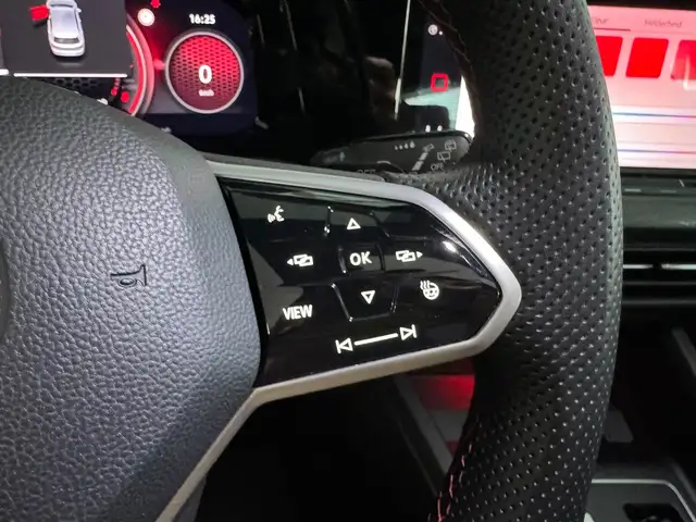 Volkswagen Golf view 14