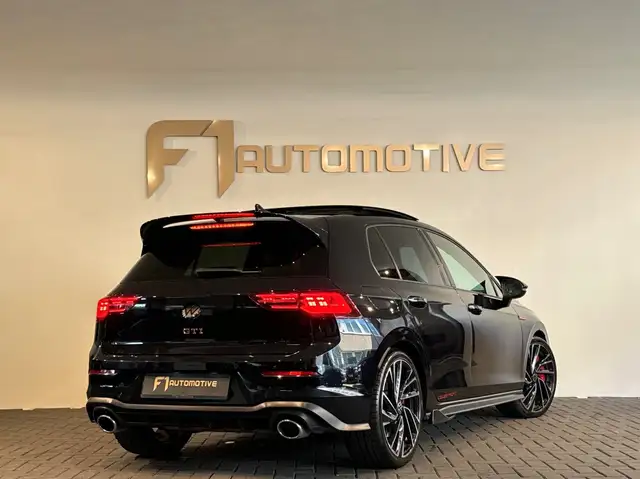 Volkswagen Golf view 3