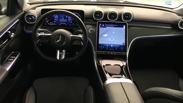 Mercedes-Benz C-Class view 8