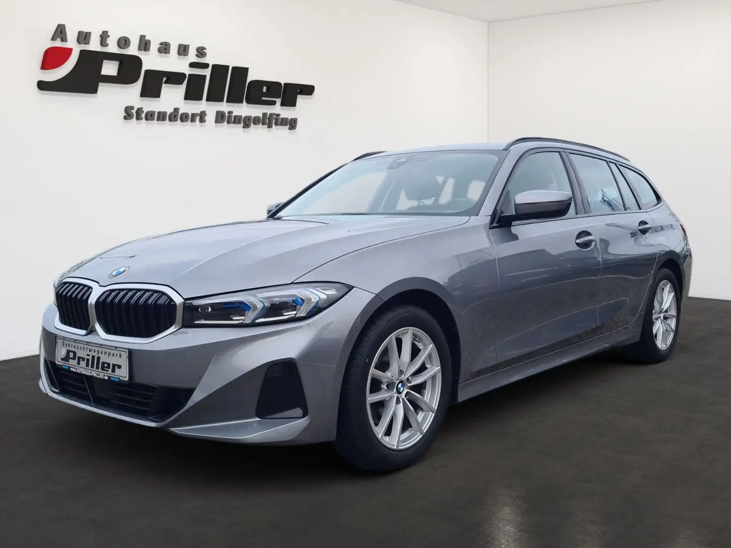 BMW 320 d Touring Facelift/Curved Display/AHK/LED/HUD Grau - 1