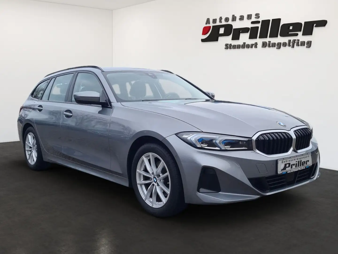 BMW 320 d Touring Facelift/Curved Display/AHK/LED/HUD Grau - 2