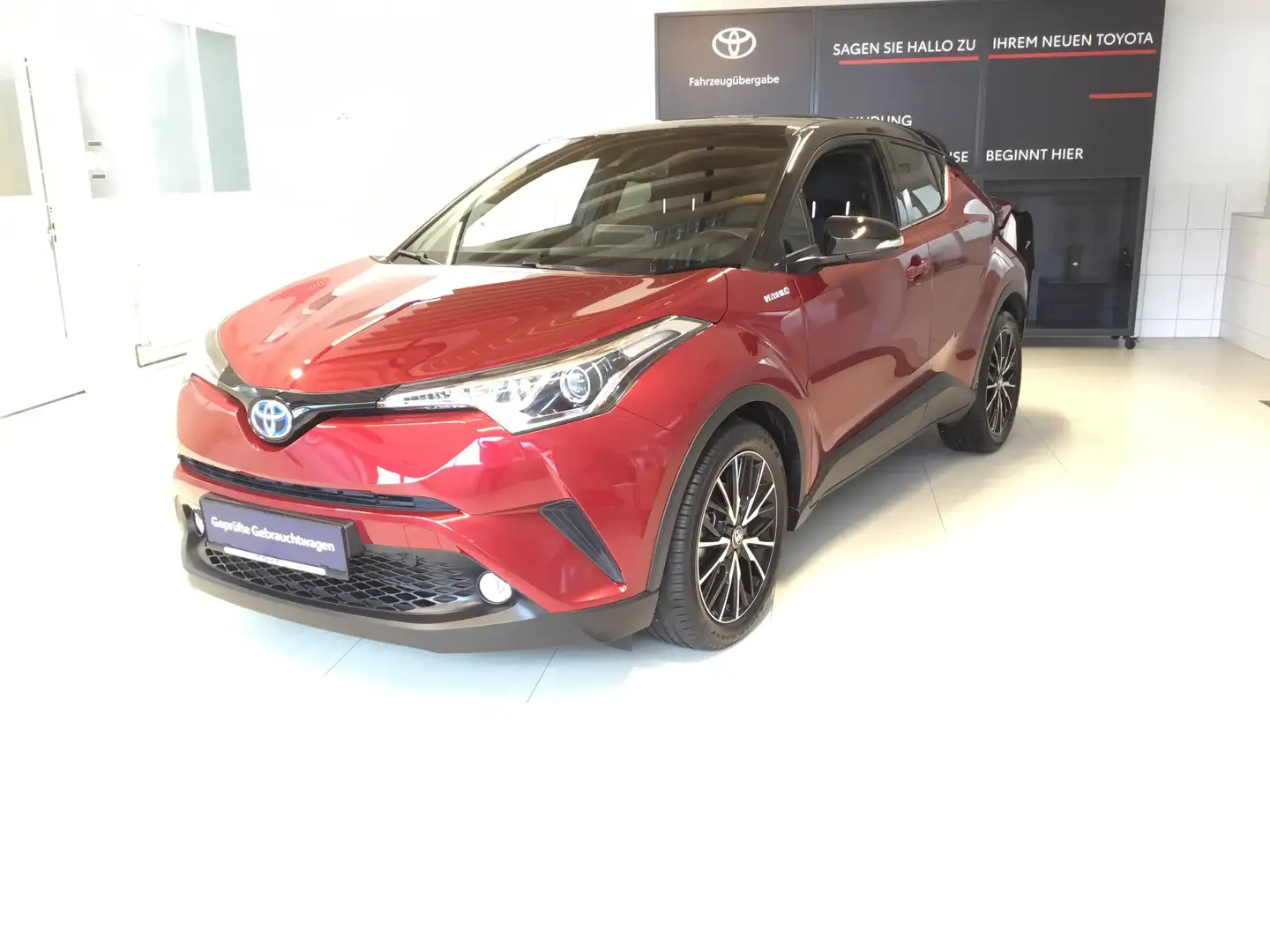 Toyota C-HR 1,8 Hybrid C-LUB CVT Rood - 1