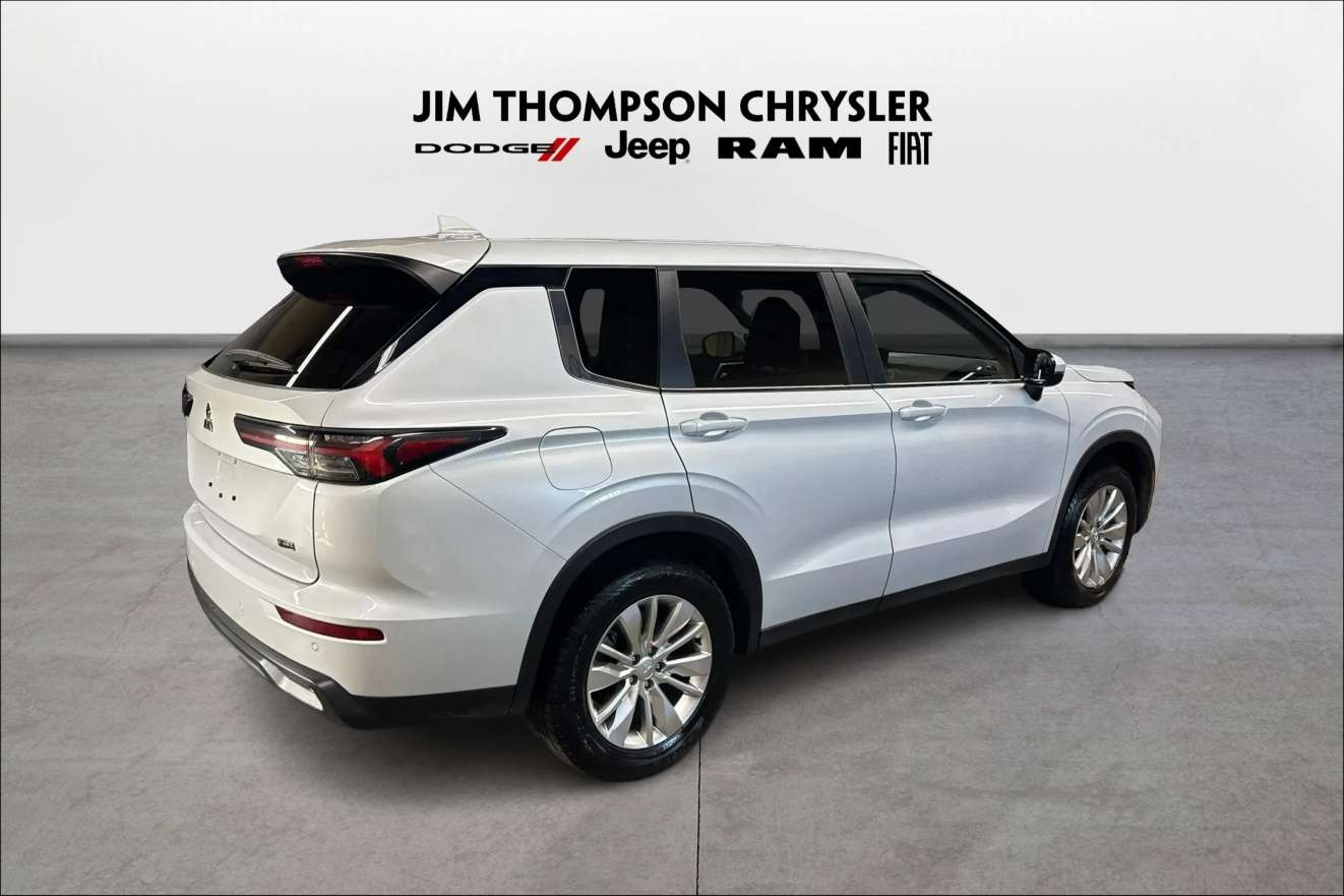 2026 Mitsubishi Outlander ES  - Heated Seats -  Apple CarPlay — photo 1