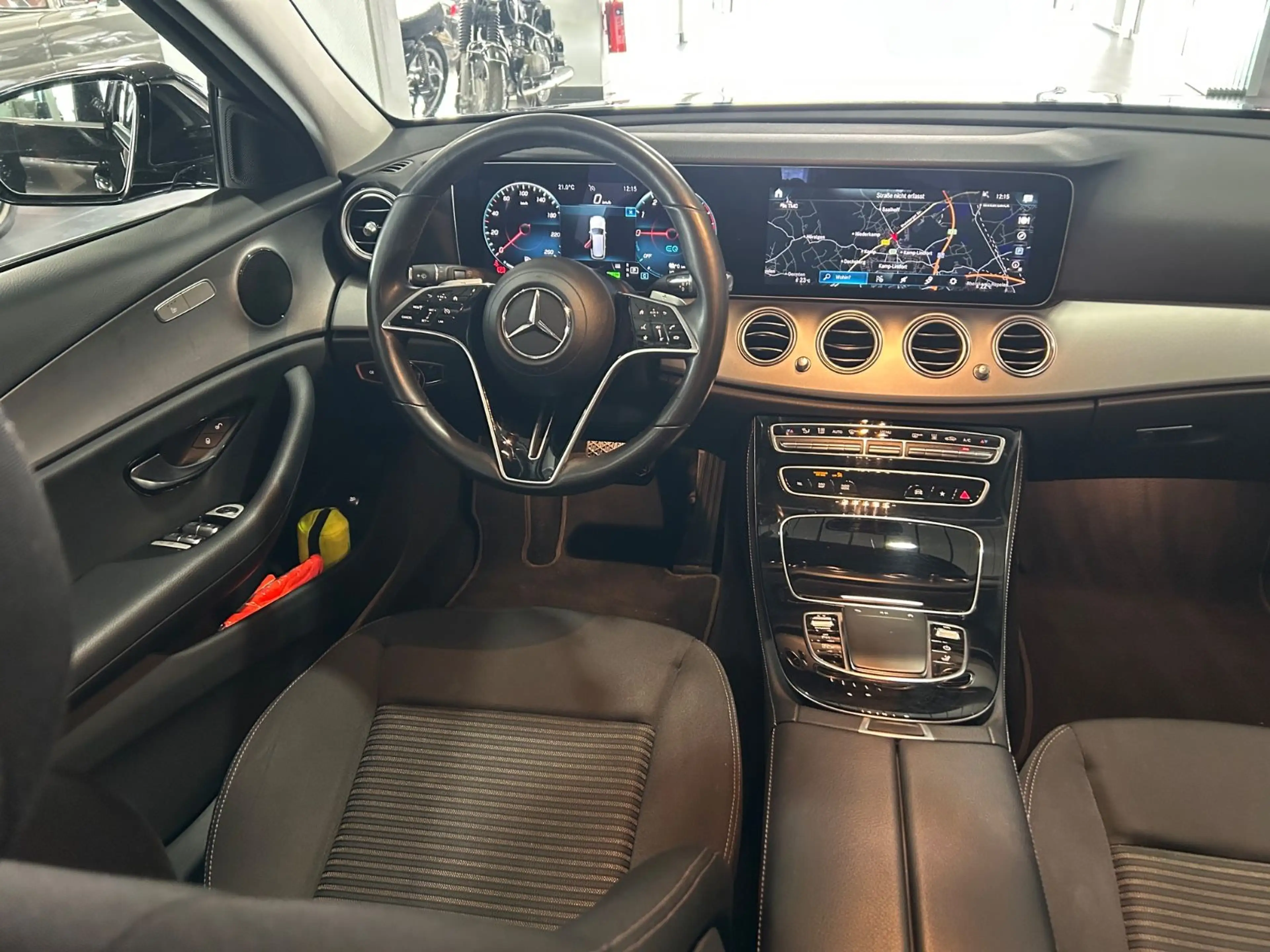 Mercedes-Benz E 300 de Kombi  Autom.  Navi Kamera LED — photo 11