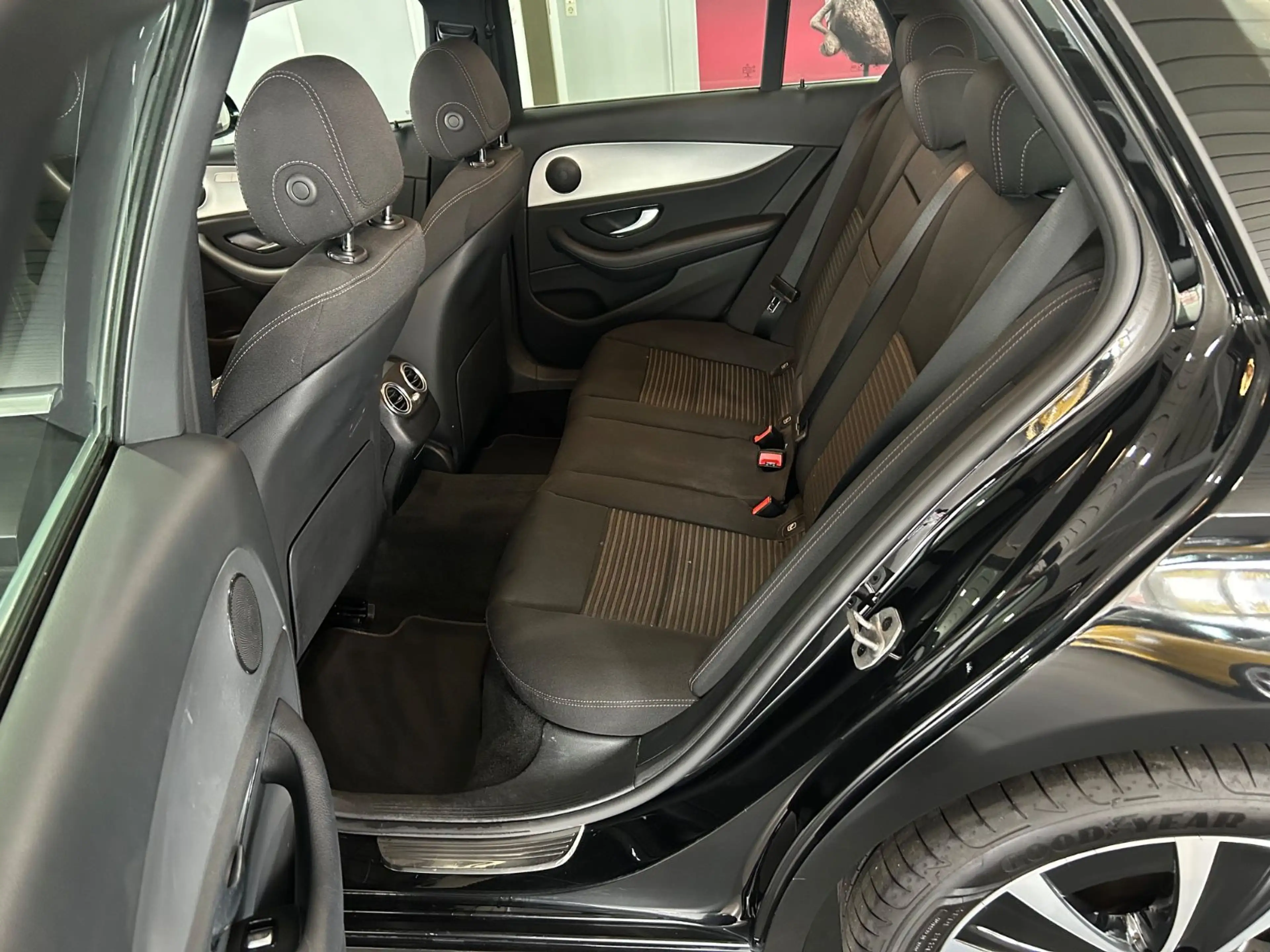 Mercedes-Benz E 300 de Kombi  Autom.  Navi Kamera LED — photo 9