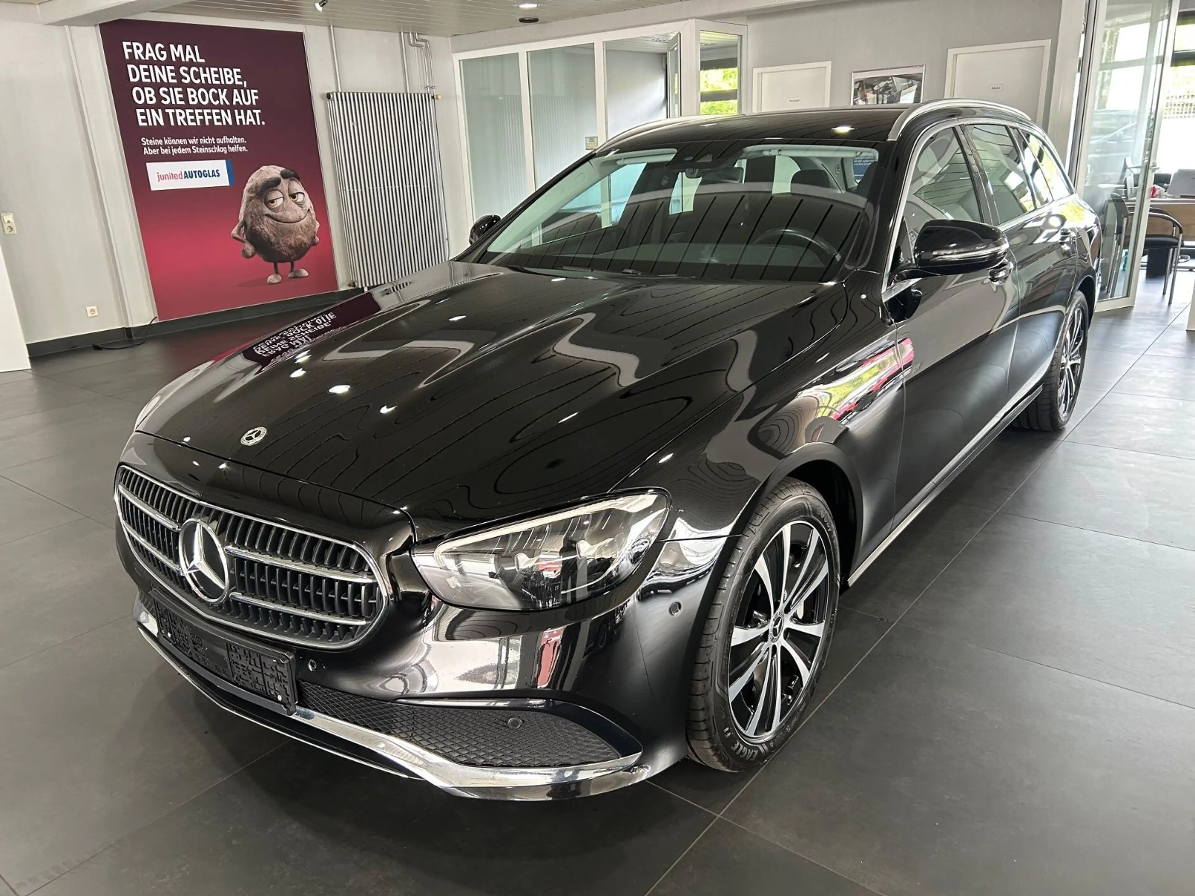 Mercedes-Benz E 300 de Kombi Autom. Navi Kamera LED