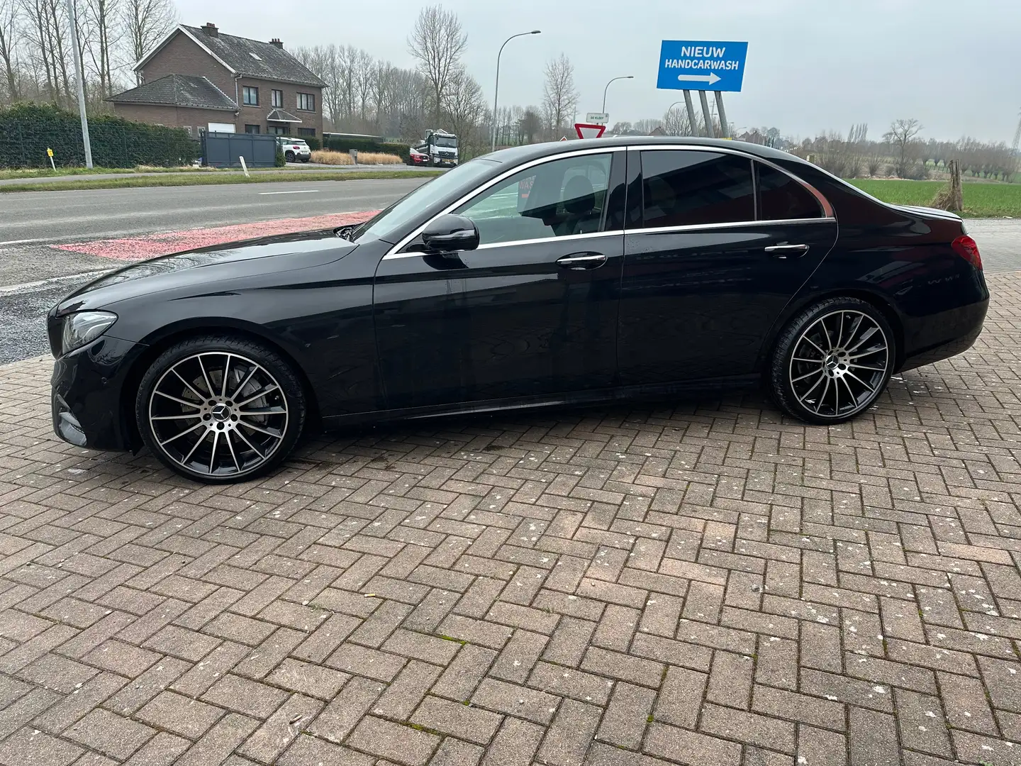 Mercedes-Benz E 200 E 200 4Matic 9G-TRONIC Avantgarde Noir - 2