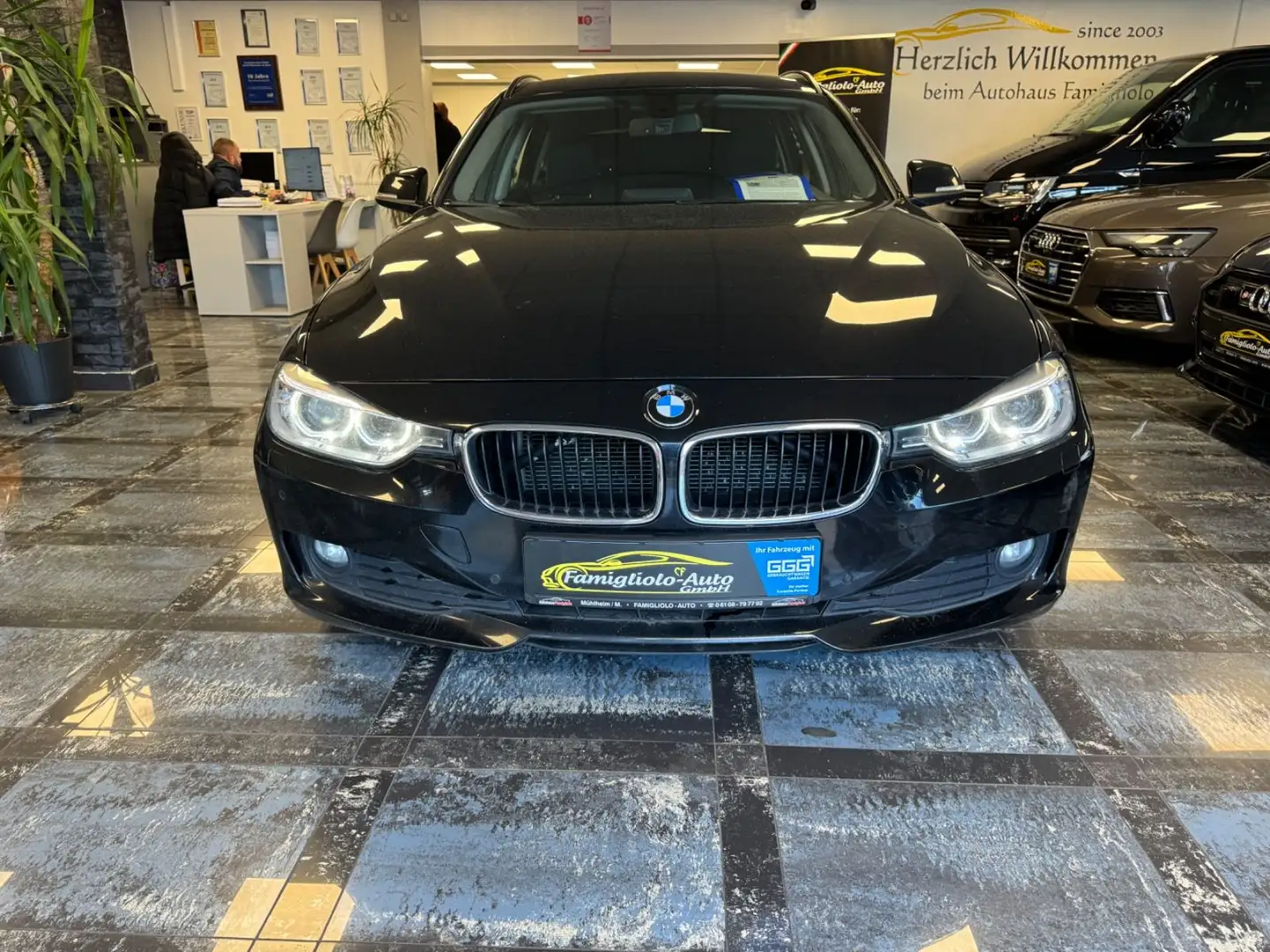 BMW 320 Baureihe 3 Touring 320d*Klimaauto*Xenon*Navi Schwarz - 2