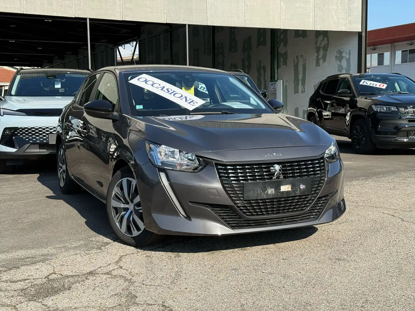 Peugeot 208 1.2  KM ZERO Plateado - 1