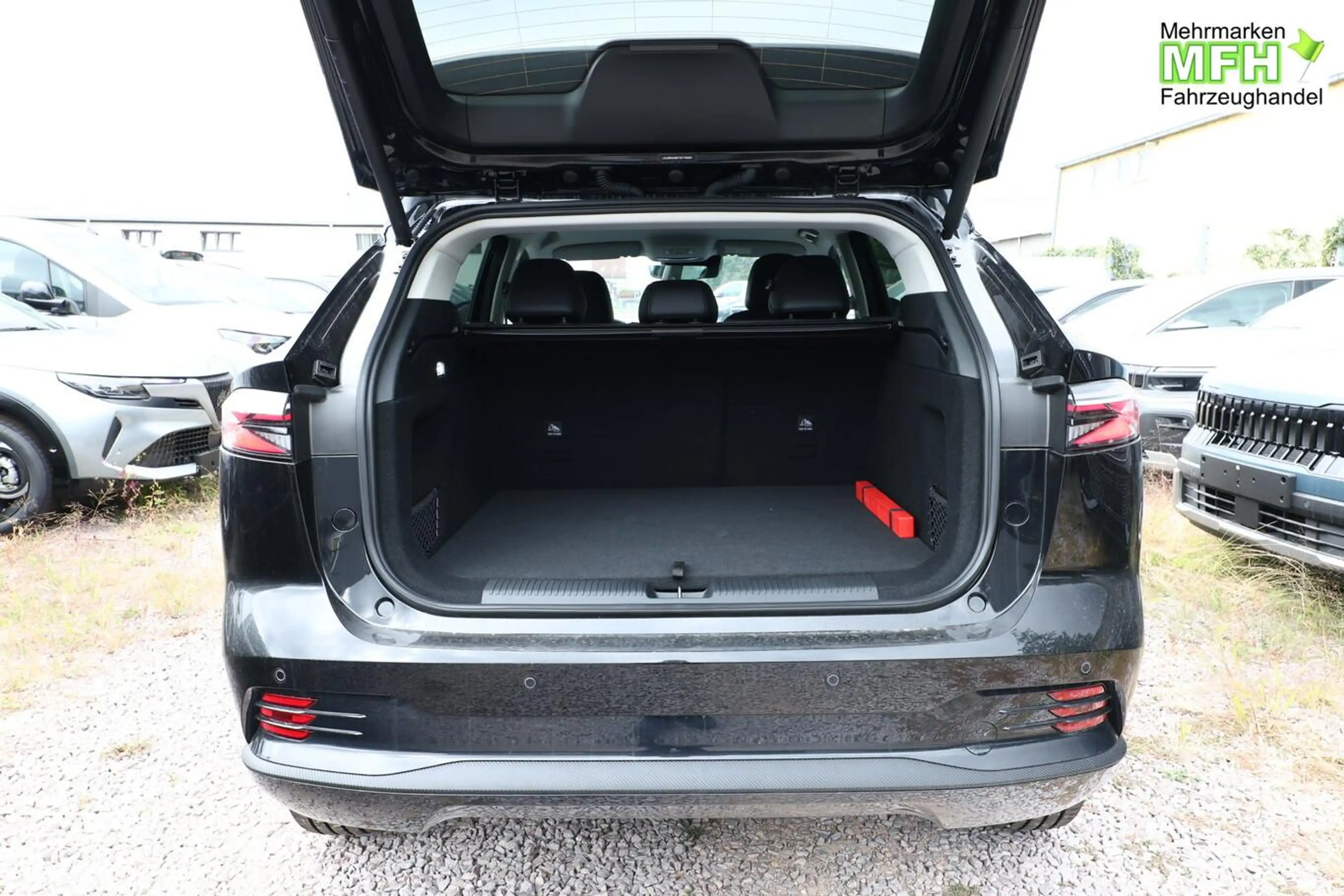 MG HS Luxury HEV+ ACC 360Kam SHZ eHK TotW KeyL 19Z 16... — photo 10