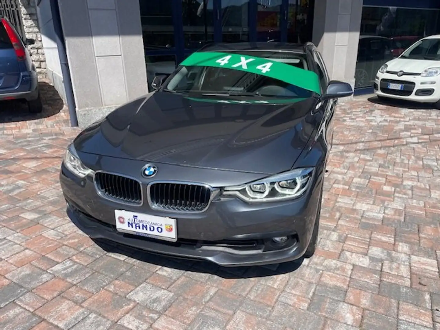 BMW 320 320d Touring xdrive Business Advantage auto Nero - 1