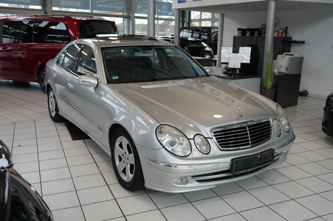 Mercedes-Benz E 240