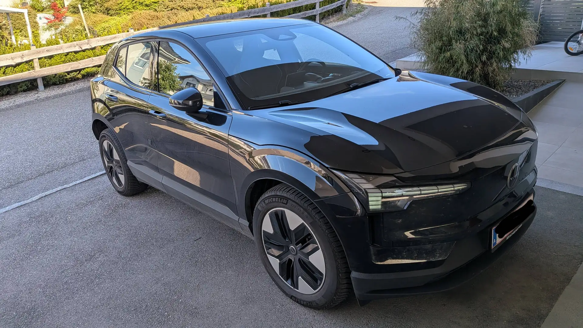 Volvo EX30 EX30 Single Motor 51kWh Core Core Schwarz - 1