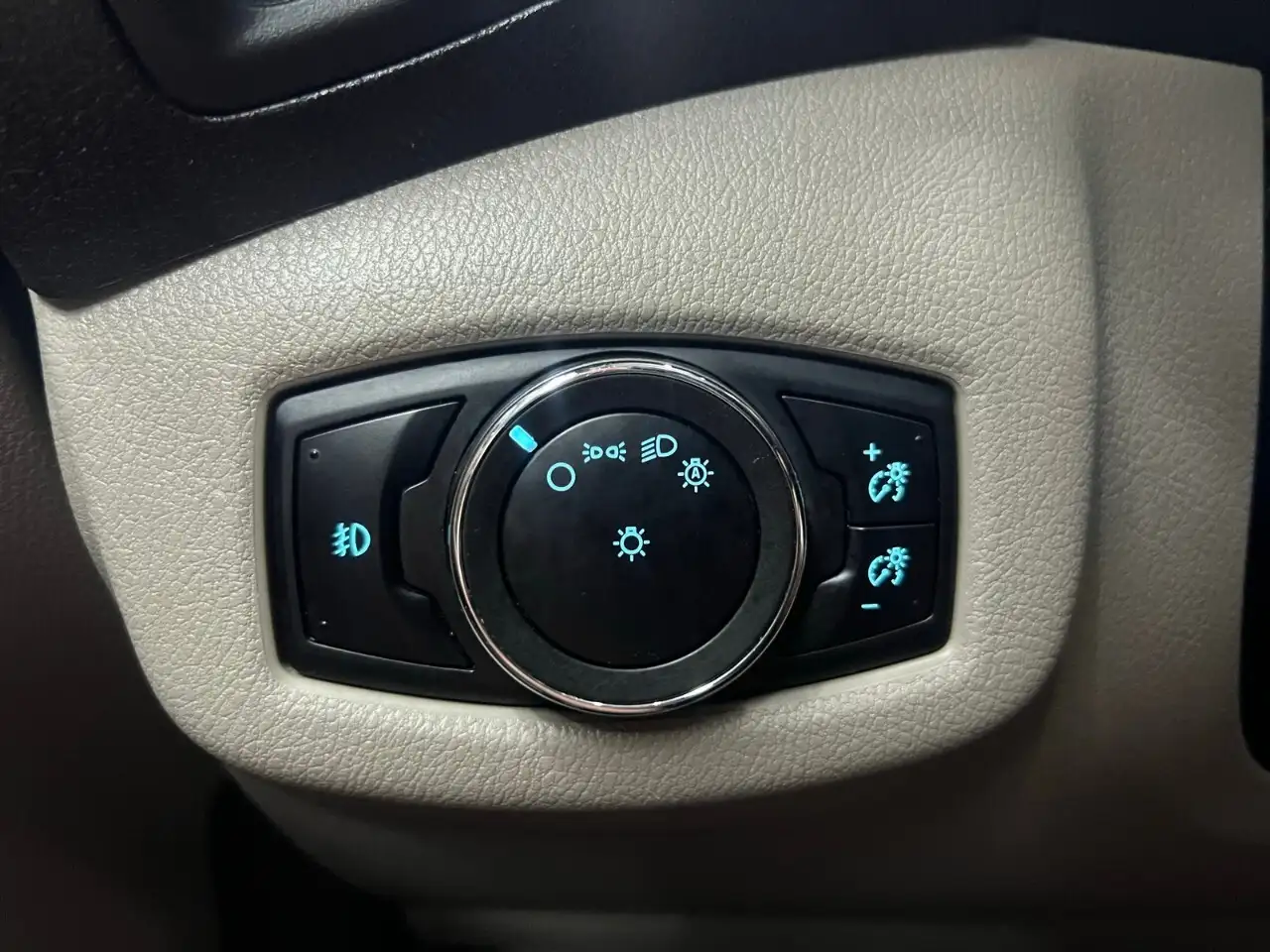 Ford Transit Connect снимка Ford Transit Connect