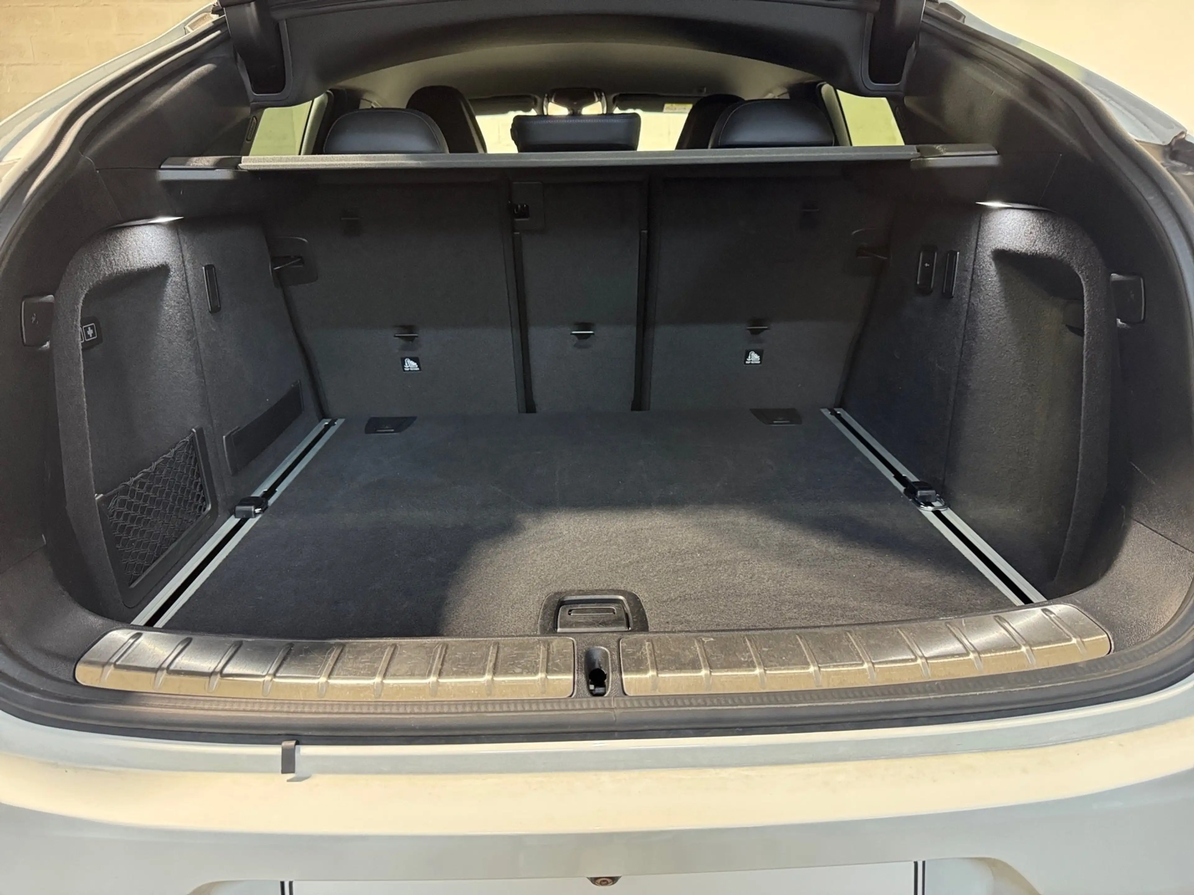 BMW X4 xDrive20d — photo 12