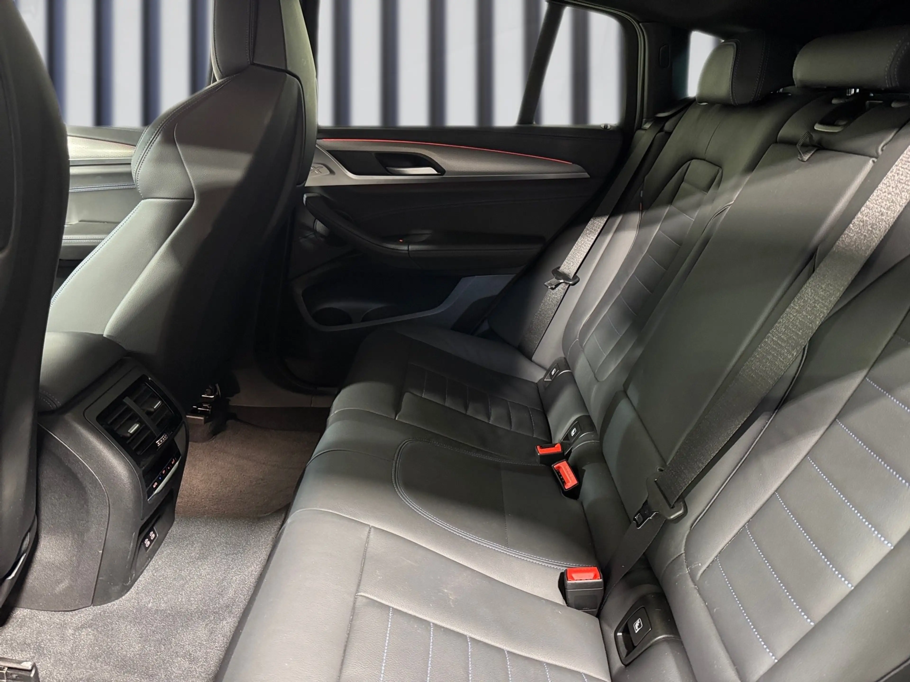 BMW X4 xDrive20d — photo 8