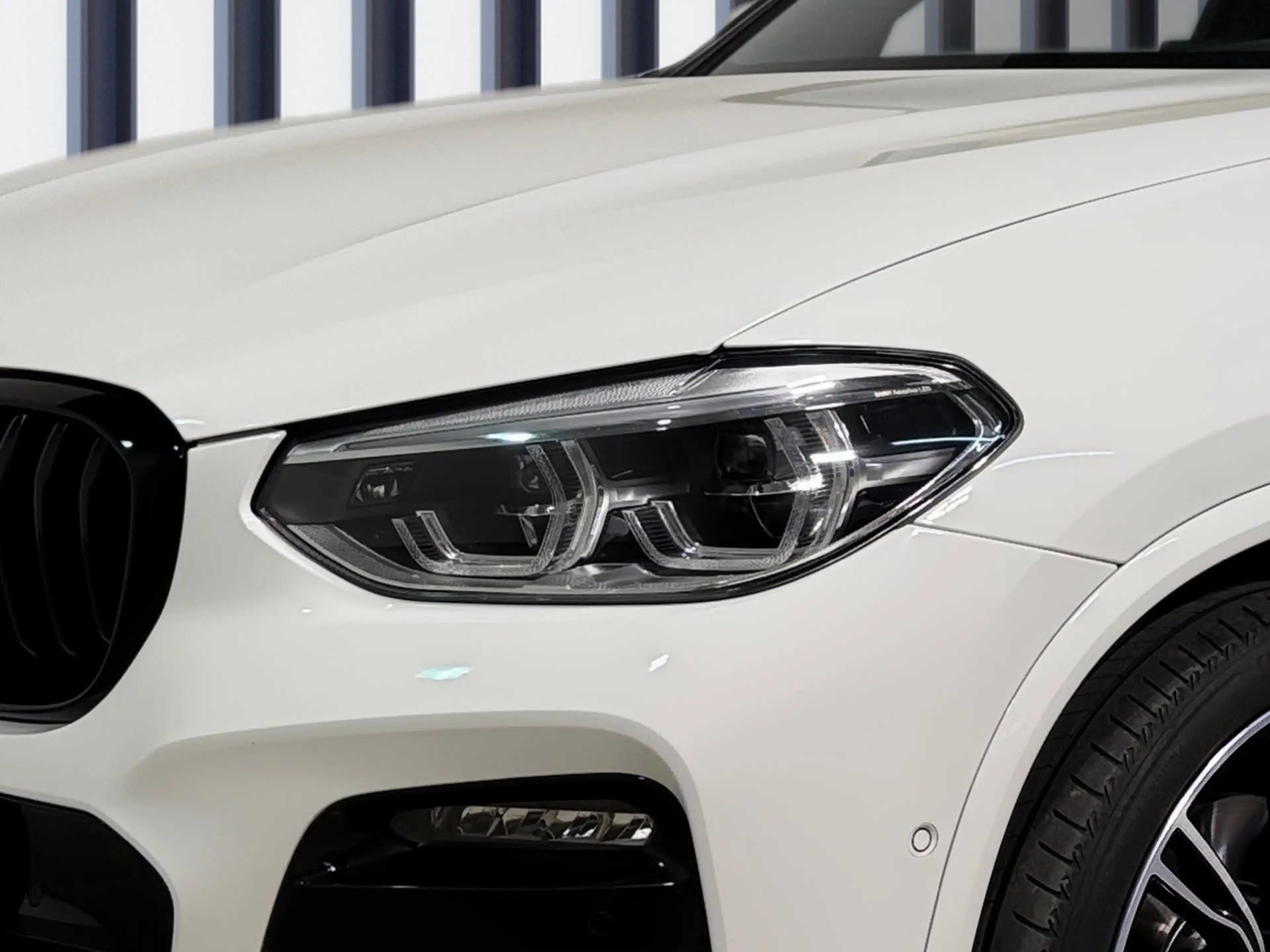 BMW X4 xDrive20d — photo 3