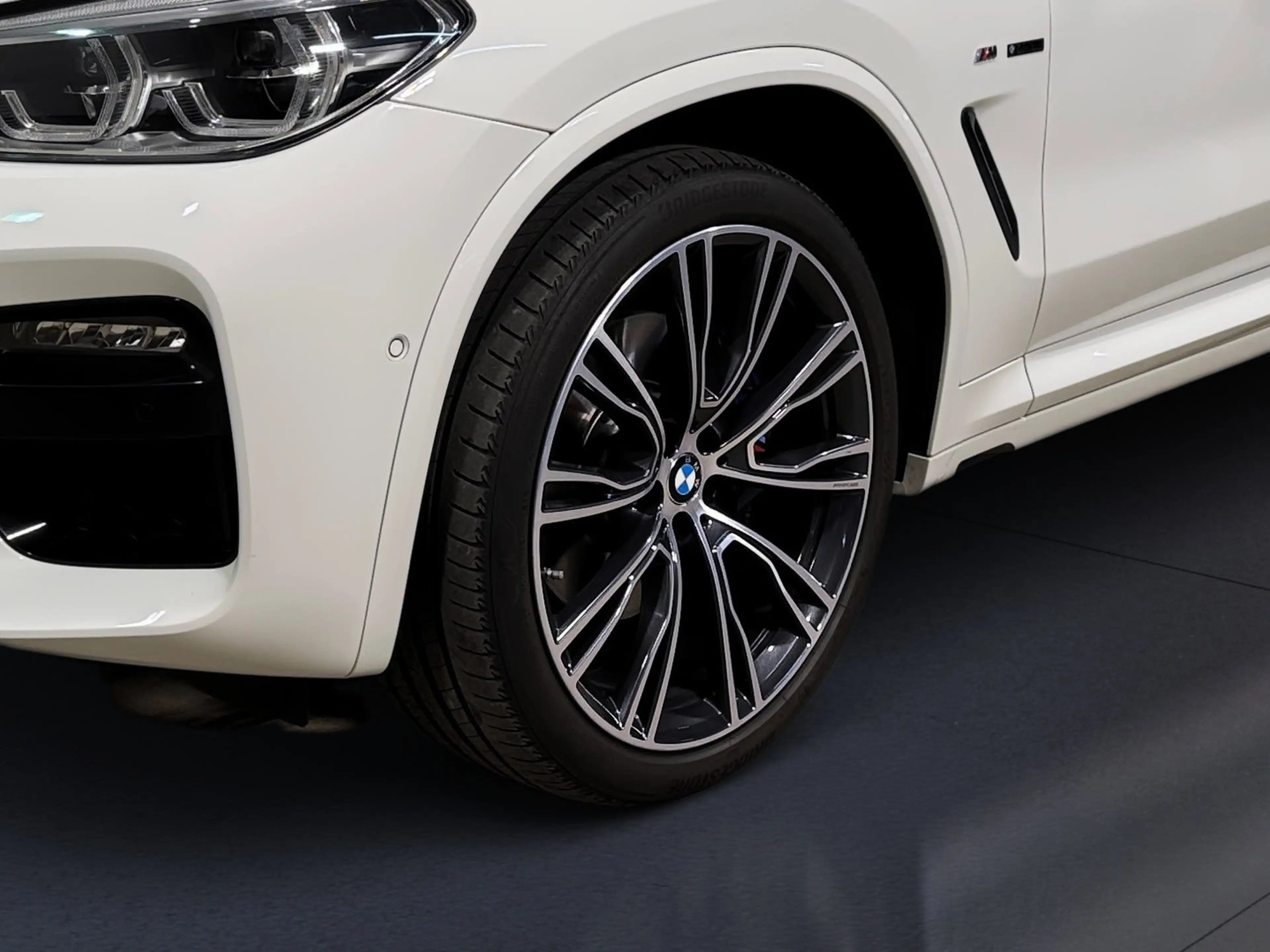 BMW X4 xDrive20d — photo 4