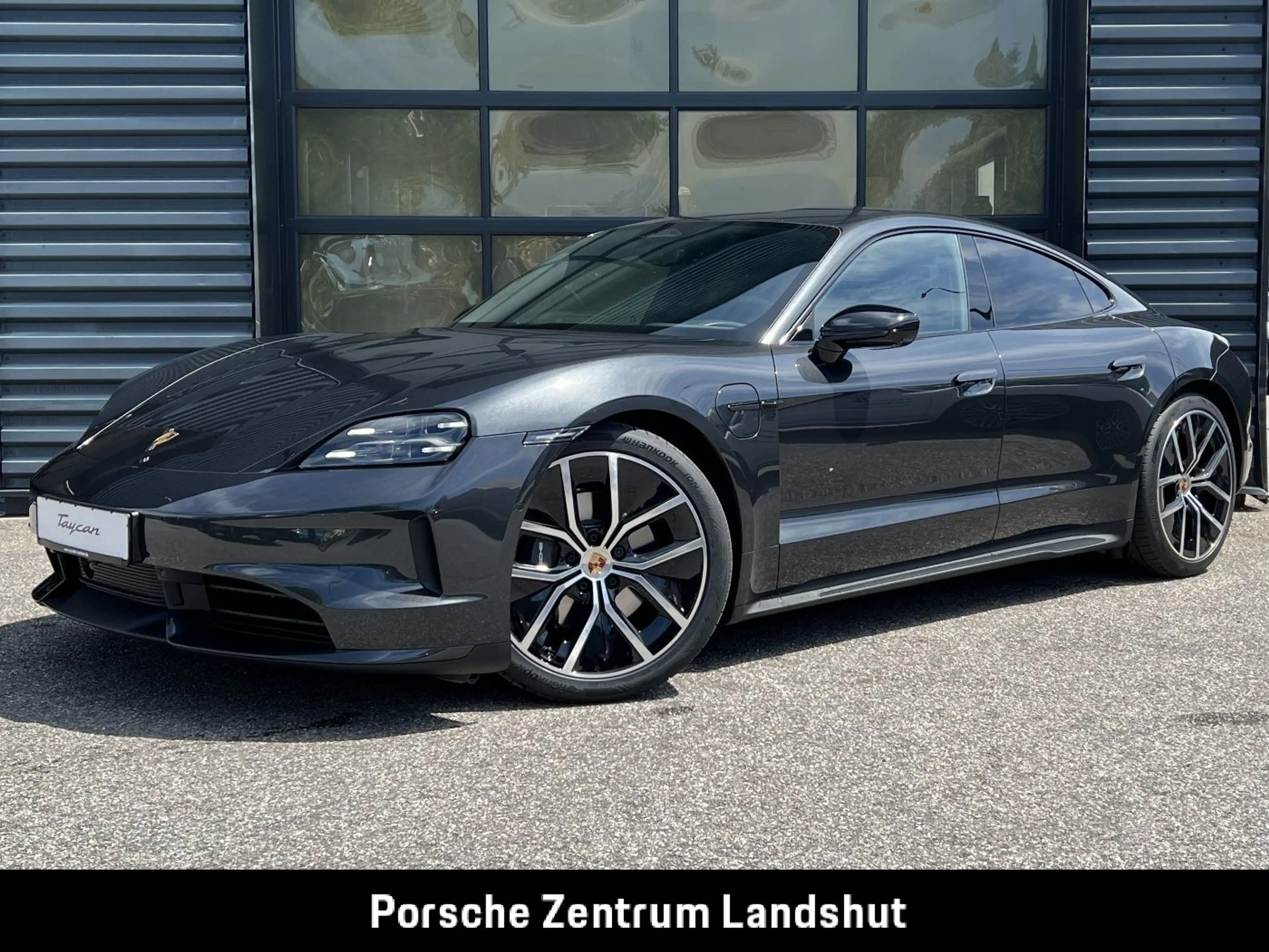 Porsche Taycan Black Edition | Abstandsregeltempostat | — photo 2