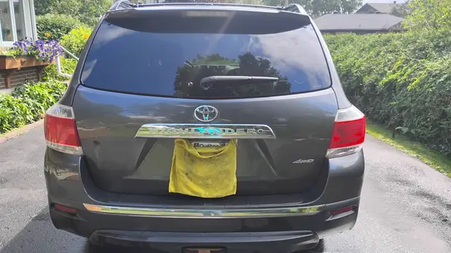 Toyota Highlander 2012 — photo 4