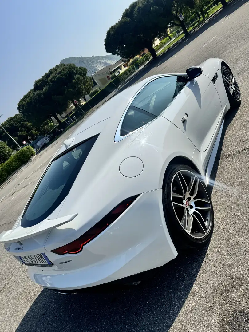 Jaguar F-Type Coupe 2.0 i4 R-Dynamic rwd 300cv auto my19 Blanc - 2