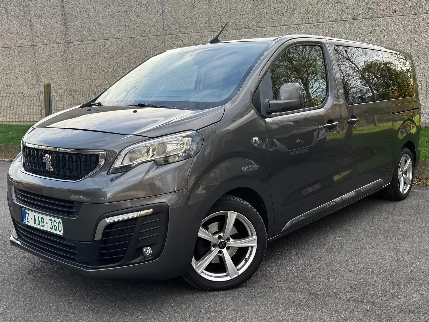 Peugeot Traveller 2.0 L2 * 8 Zit. * 1 Jaar Garantie * Nieuwe Motor * Gris - 2