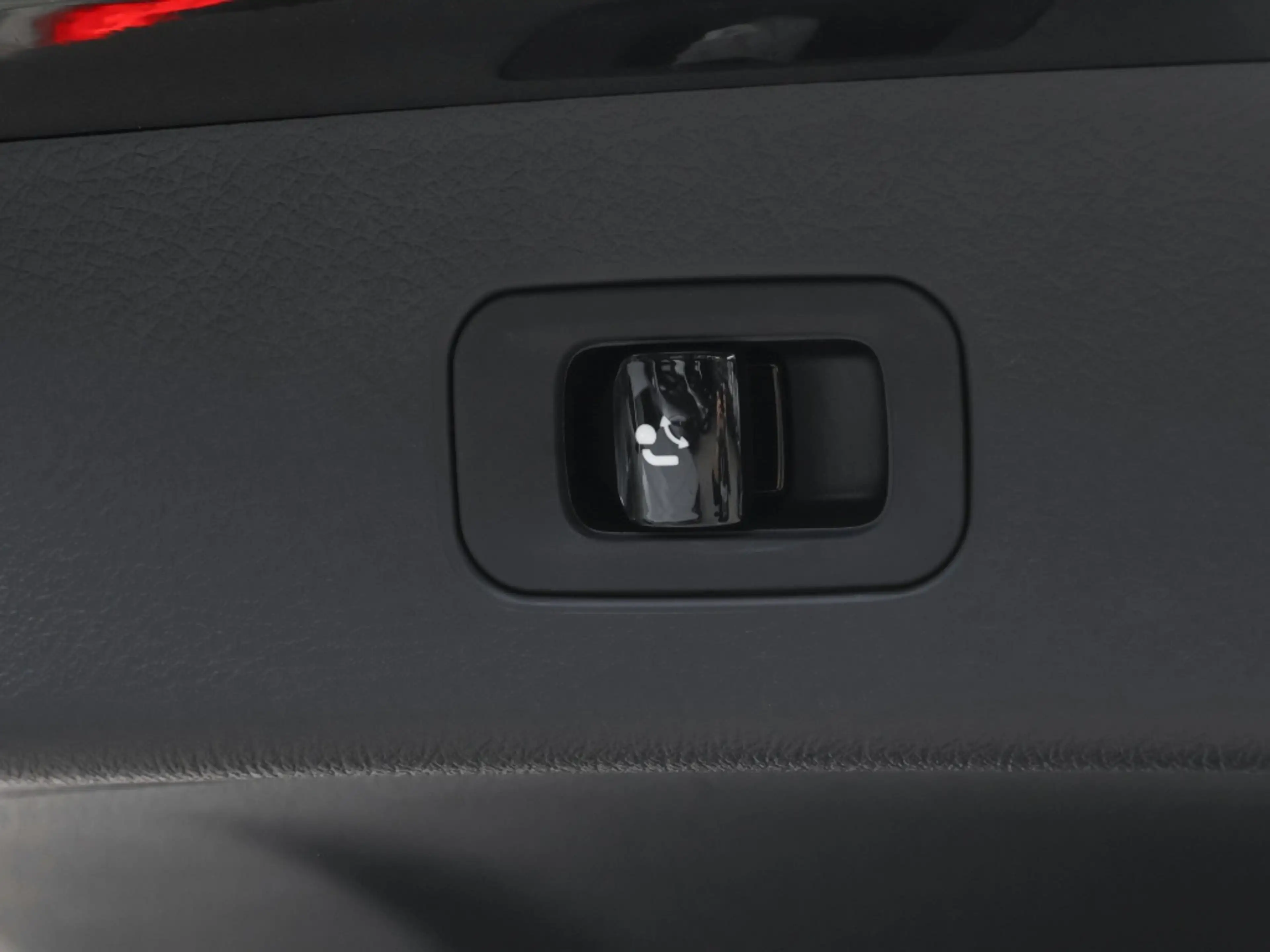 Mercedes-Benz GLC 300 4M AMG-Sport/AIRM/Pano/DIGITAL/AHK/Night — photo 14