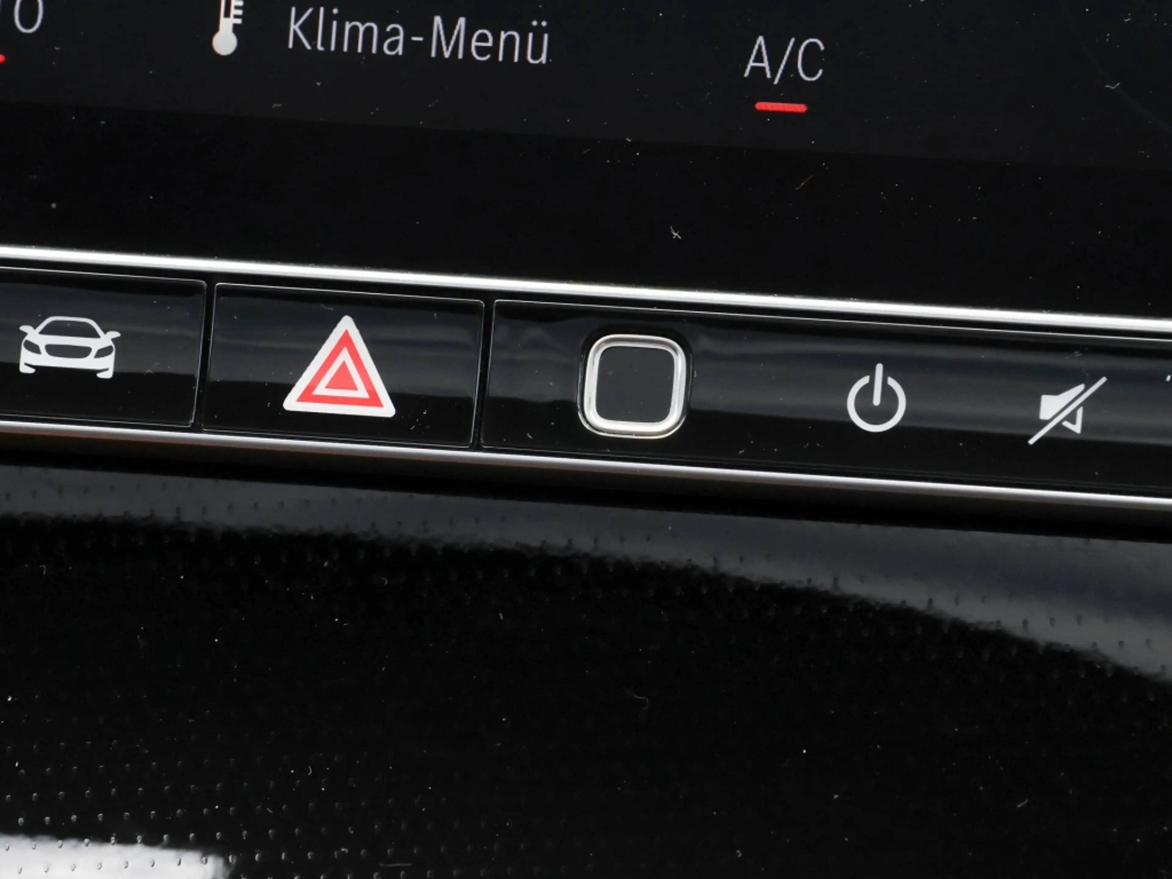 Mercedes-Benz GLC 300 4M AMG-Sport/AIRM/Pano/DIGITAL/AHK/Night — photo 11