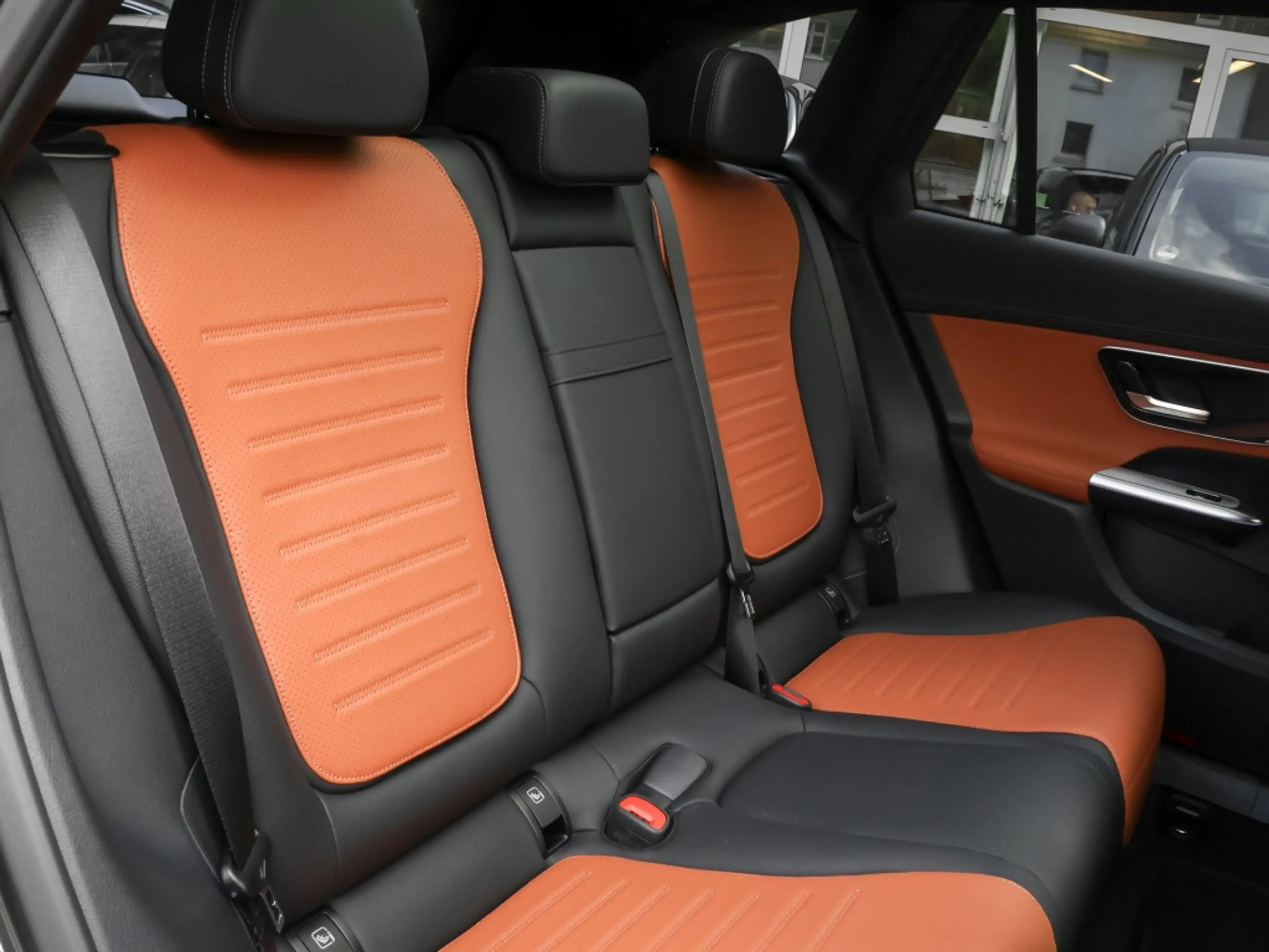 Mercedes-Benz GLC 300 4M AMG-Sport/AIRM/Pano/DIGITAL/AHK/Night — photo 5