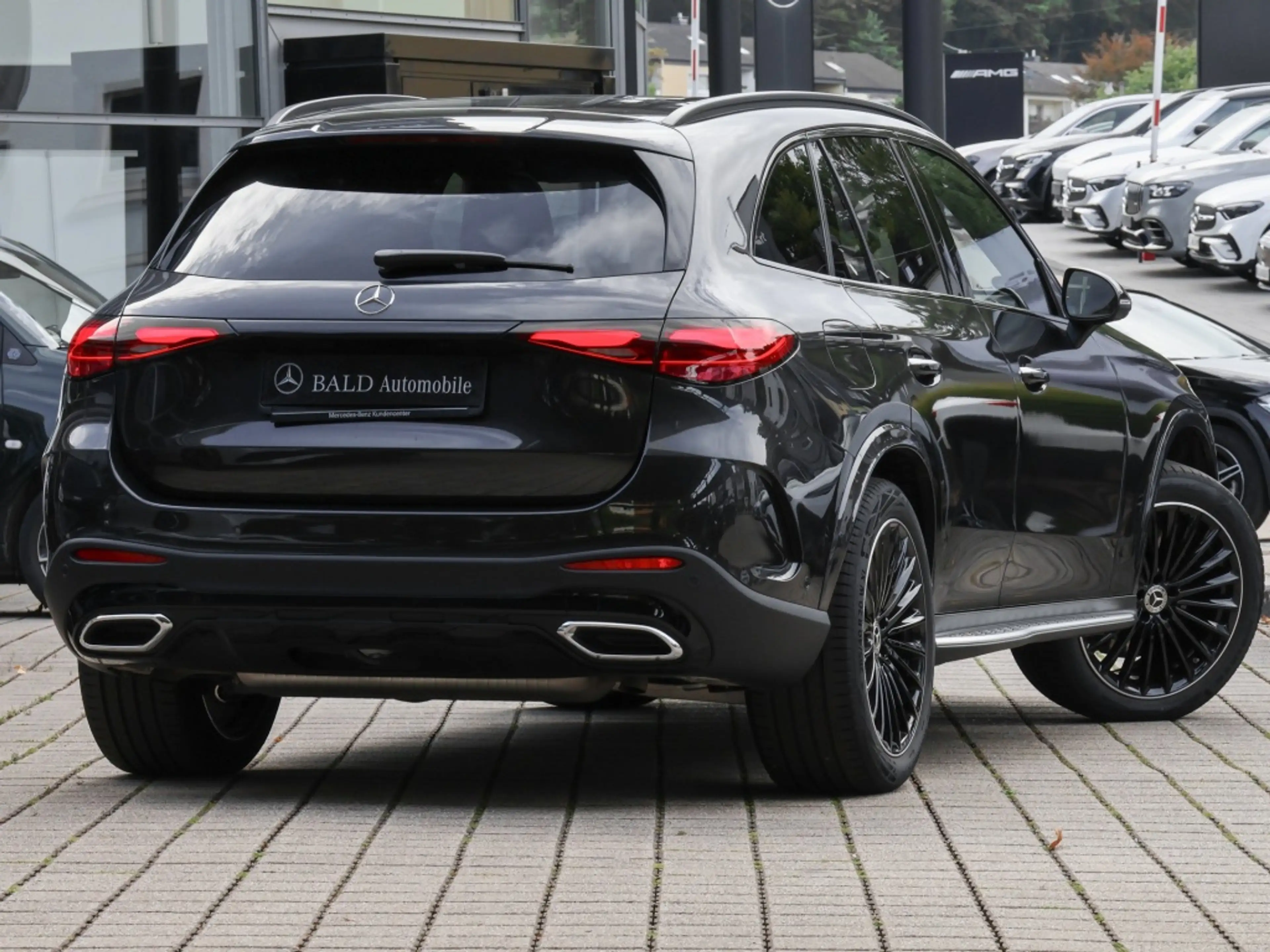 Mercedes-Benz GLC 300 4M AMG-Sport/AIRM/Pano/DIGITAL/AHK/Night — photo 3