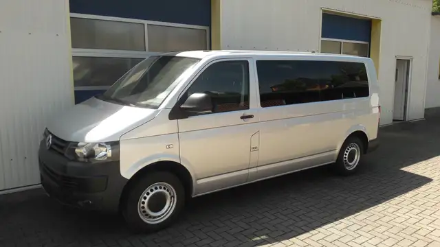 Volkswagen T5 Transporter Kombi lang, Behördenfahrzeug