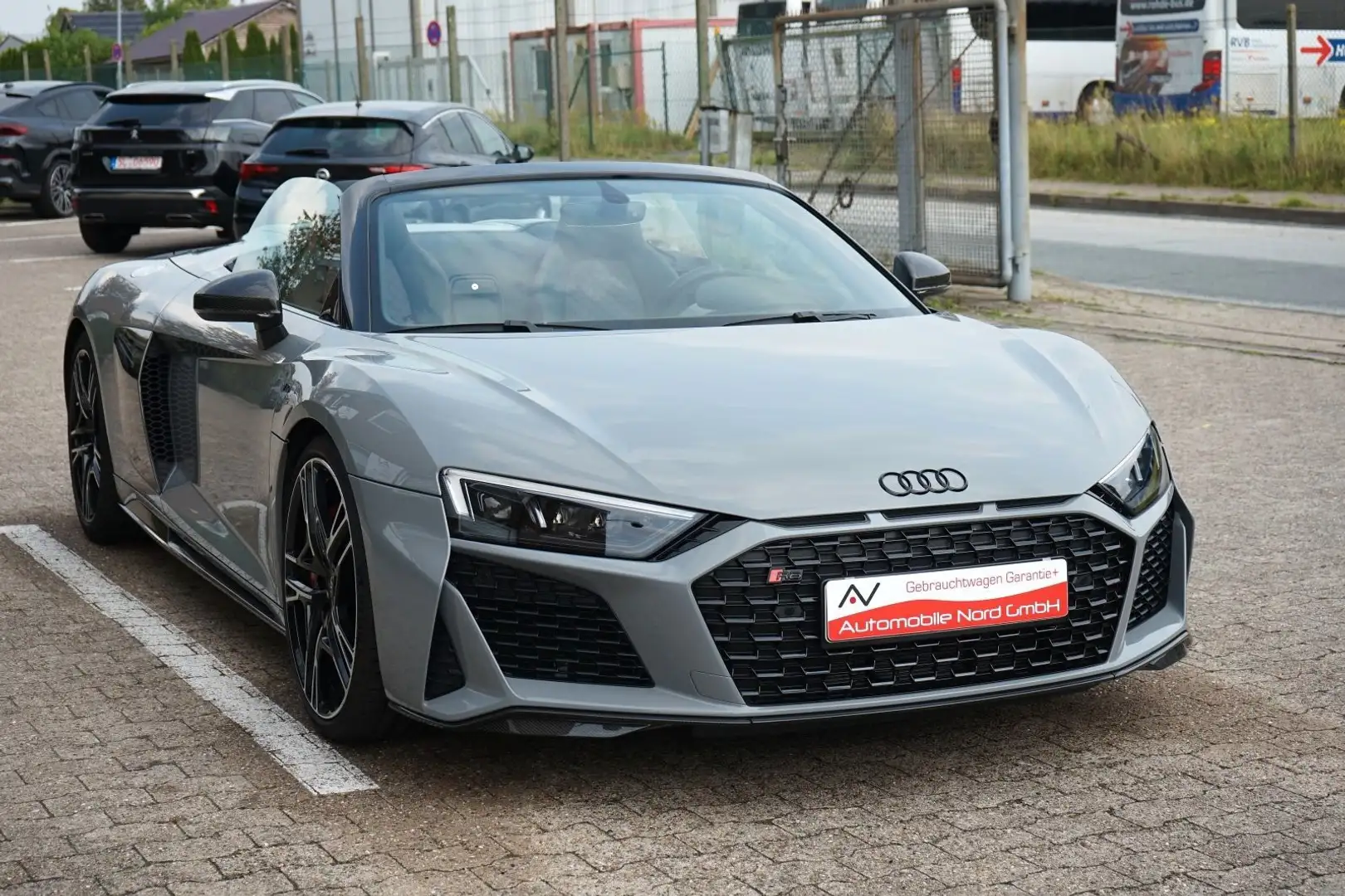 Audi R8 Spyder 5.2 FSI Quattro Performance Carbon Grau - 2