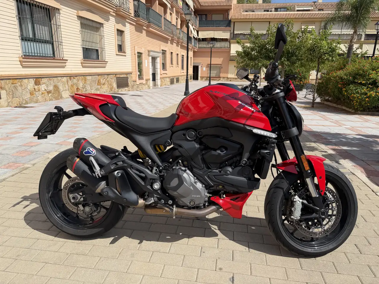Ducati Monster 937