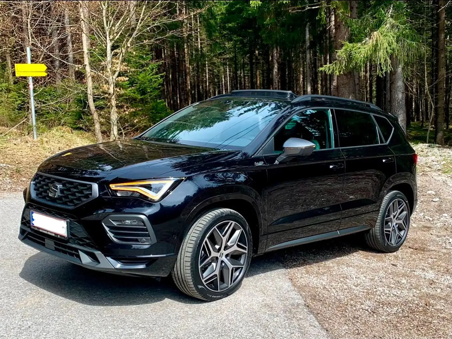 SEAT Ateca 2,0 FR 4WD TDI DSG Schwarz - 1