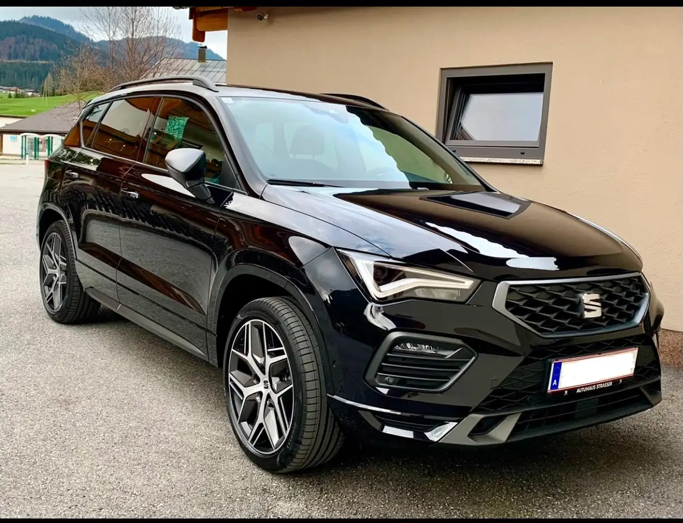 SEAT Ateca 2,0 FR 4WD TDI DSG Schwarz - 2