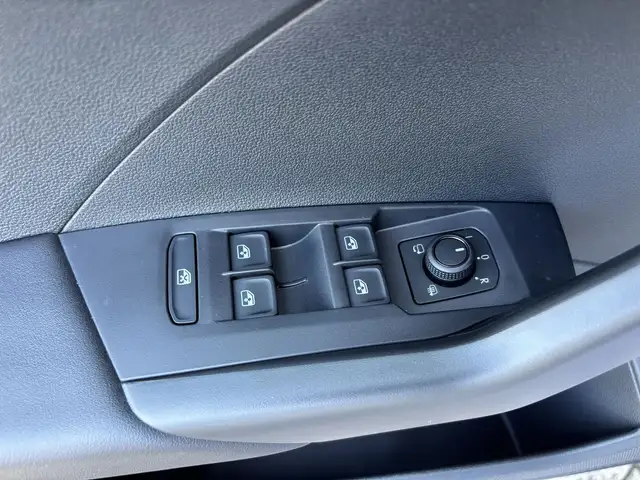 Volkswagen T-Cross view 10