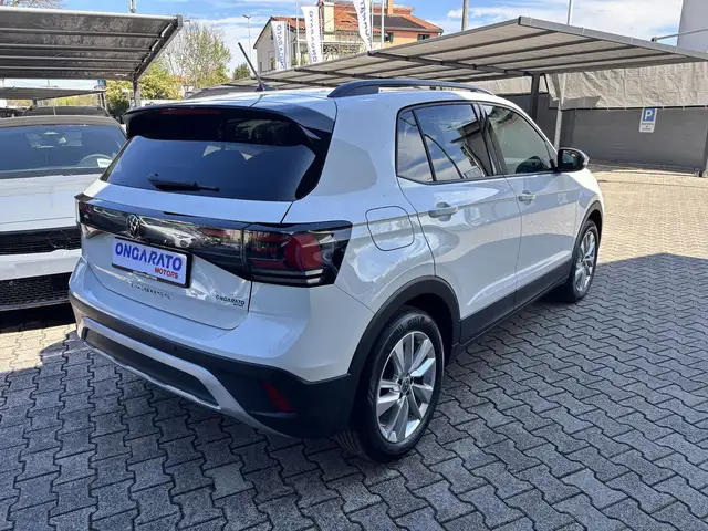Volkswagen T-Cross view 4