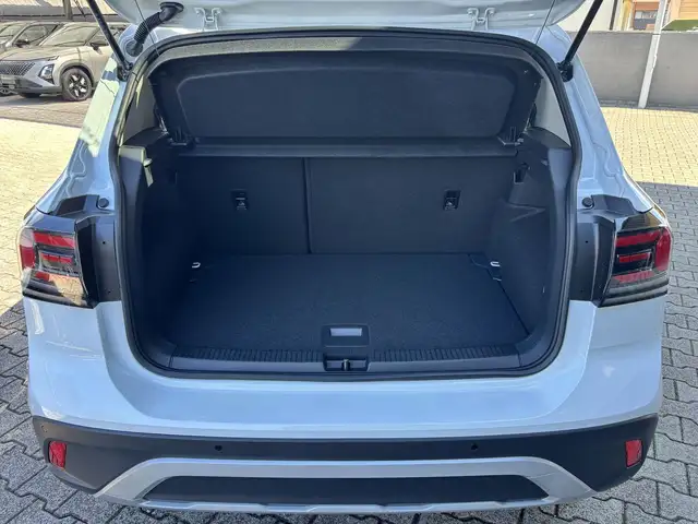 Volkswagen T-Cross view 7