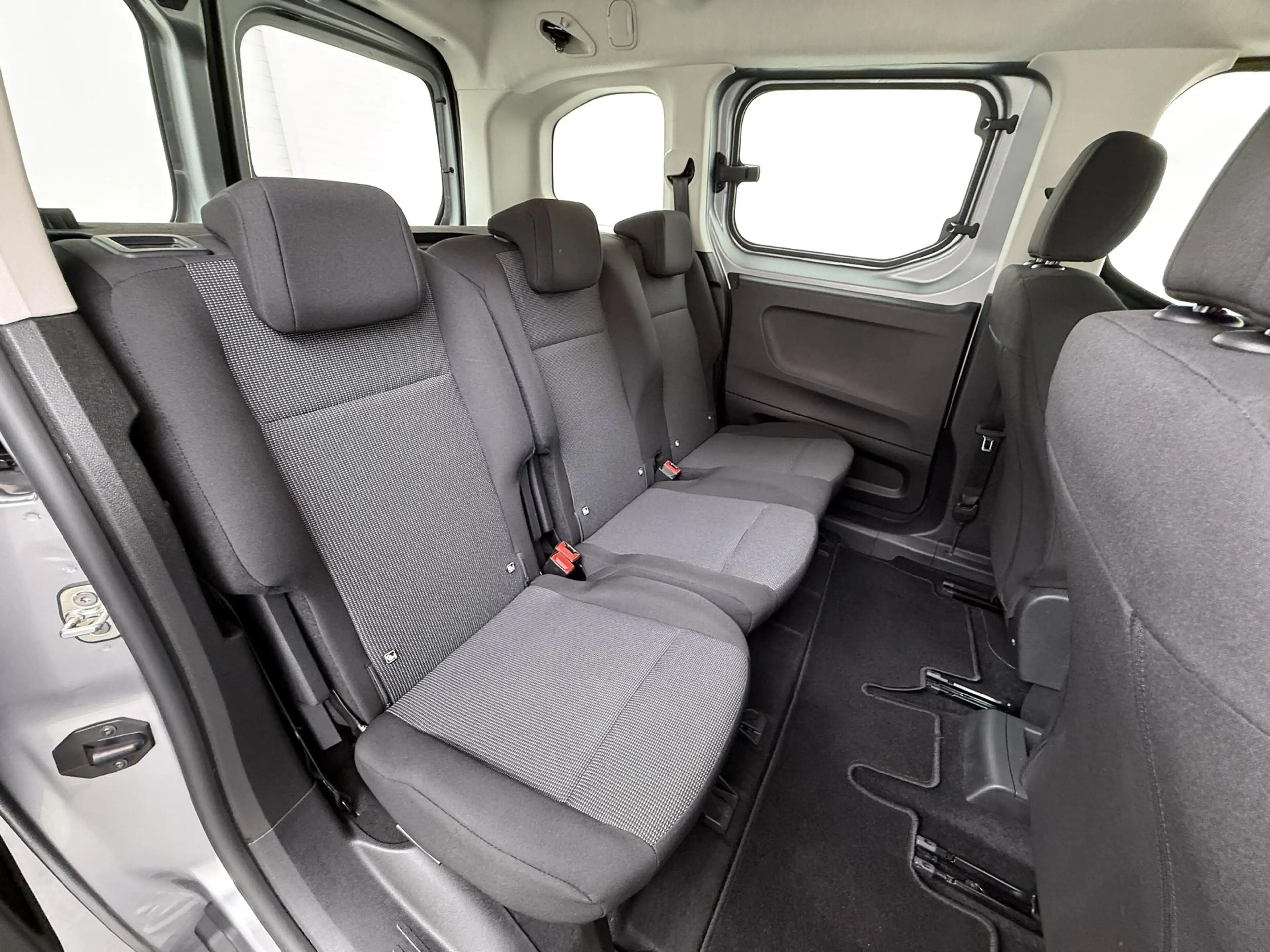 Citroen Berlingo ë-Berlingo Feel 50 kWh VAN: 26.900,- VOOR: 24.877, — photo 24