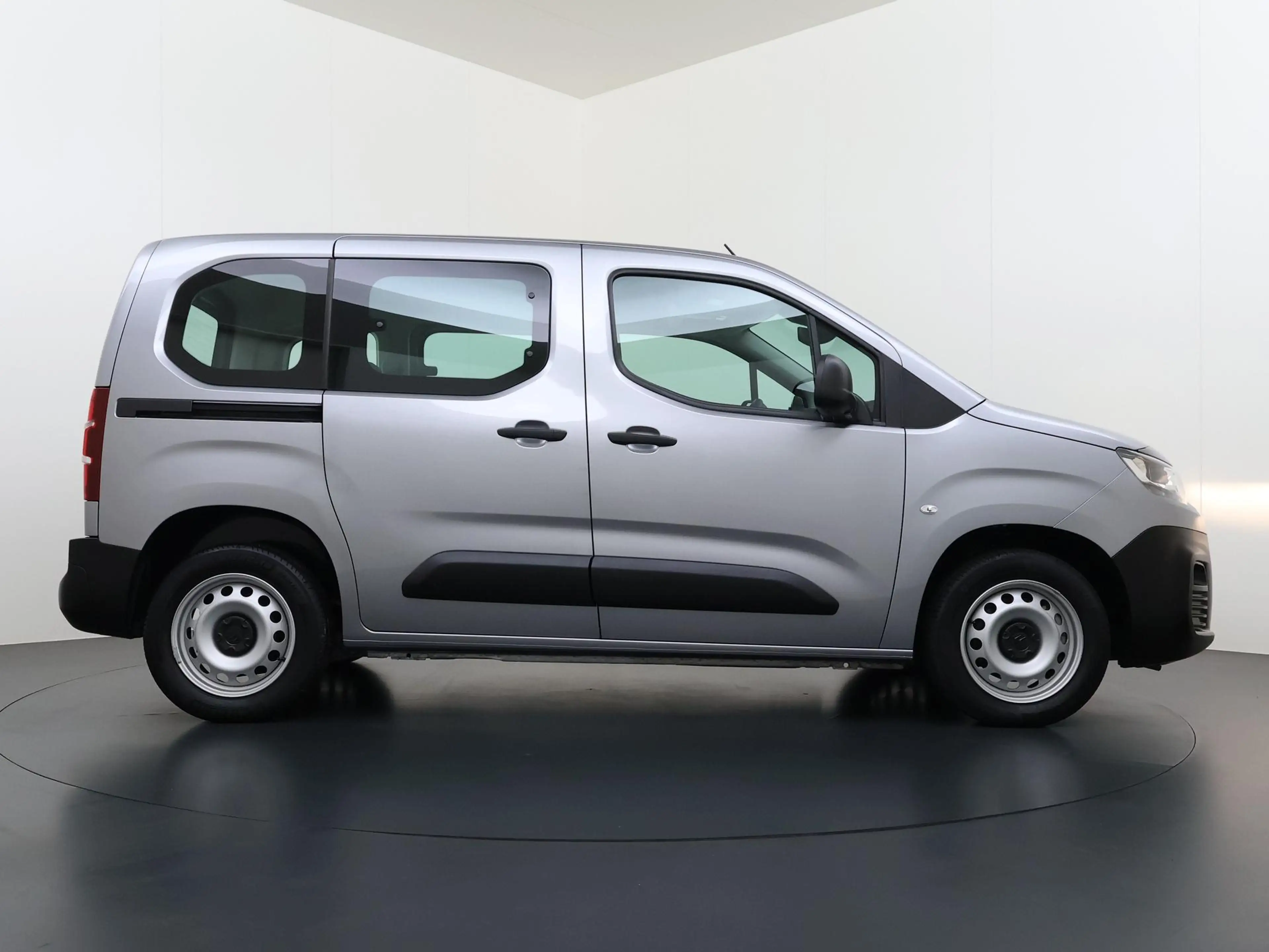 Citroen Berlingo ë-Berlingo Feel 50 kWh VAN: 26.900,- VOOR: 24.877, — photo 15