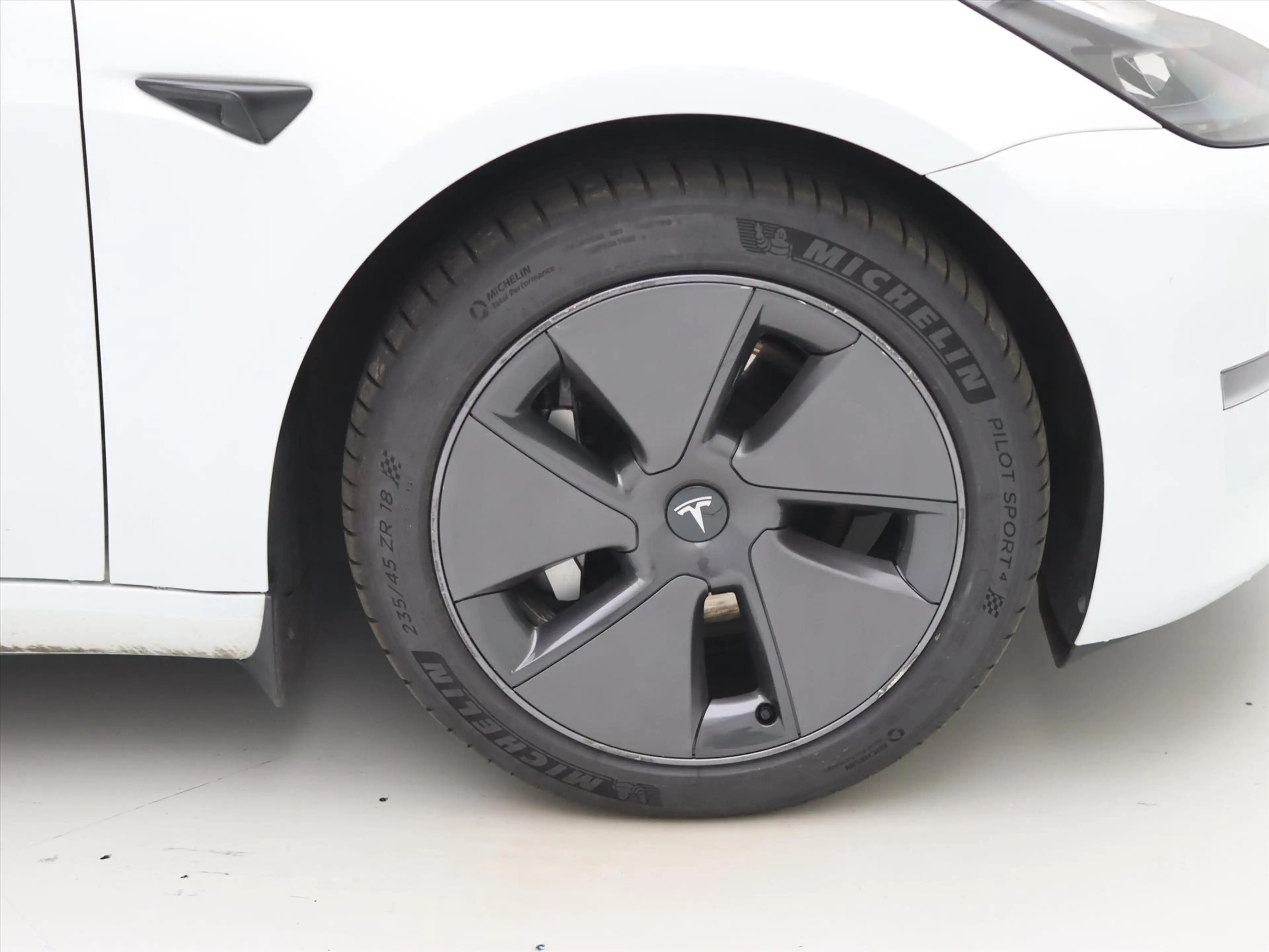 Tesla Model 3 Long-Range AWD 351pk 75 kWh UPGRADE 93% SoH [ AMD — photo 12