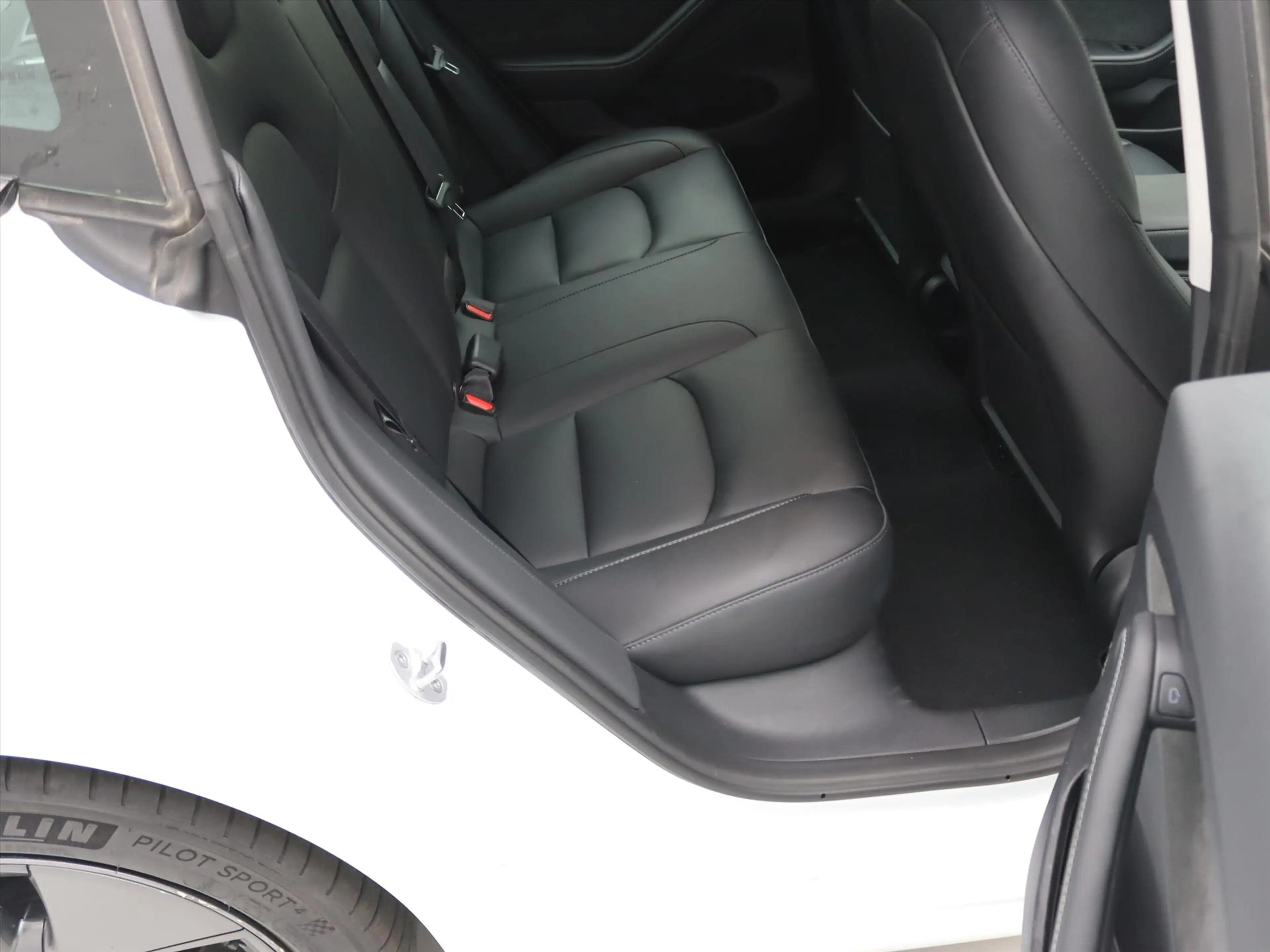 Tesla Model 3 Long-Range AWD 351pk 75 kWh UPGRADE 93% SoH [ AMD — photo 15