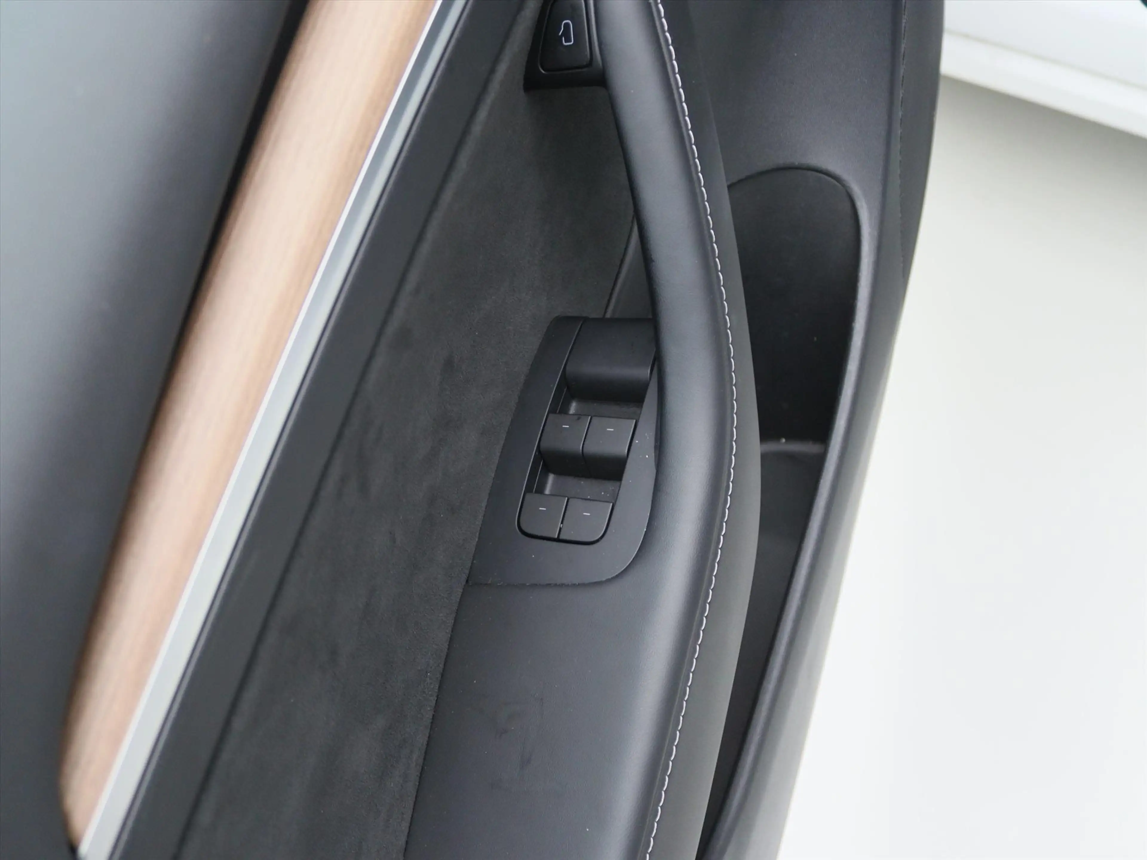 Tesla Model 3 Long-Range AWD 351pk 75 kWh UPGRADE 93% SoH [ AMD — photo 30