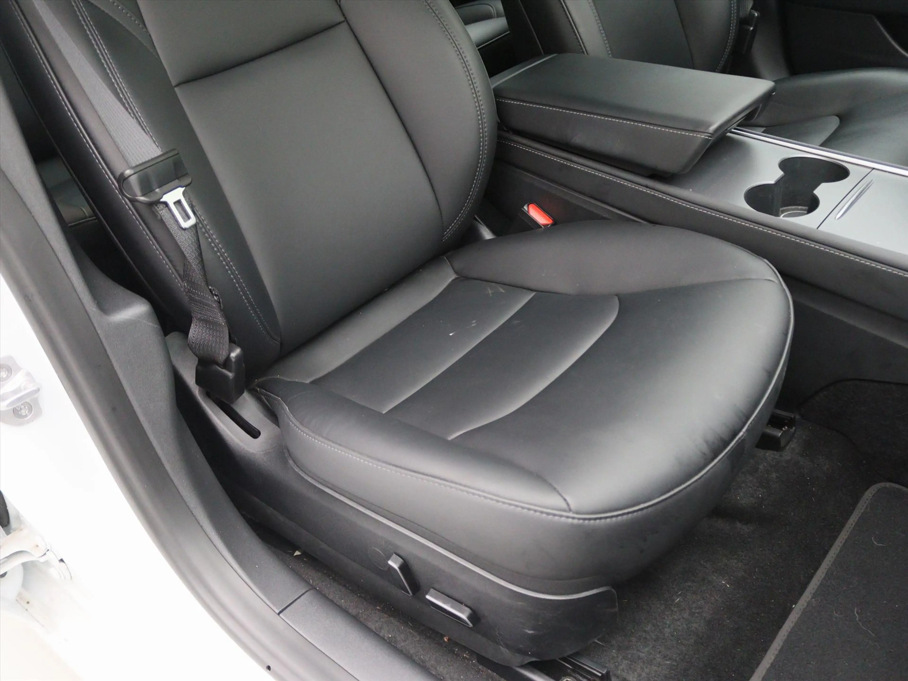 Tesla Model 3 Long-Range AWD 351pk 75 kWh UPGRADE 93% SoH [ AMD — photo 17
