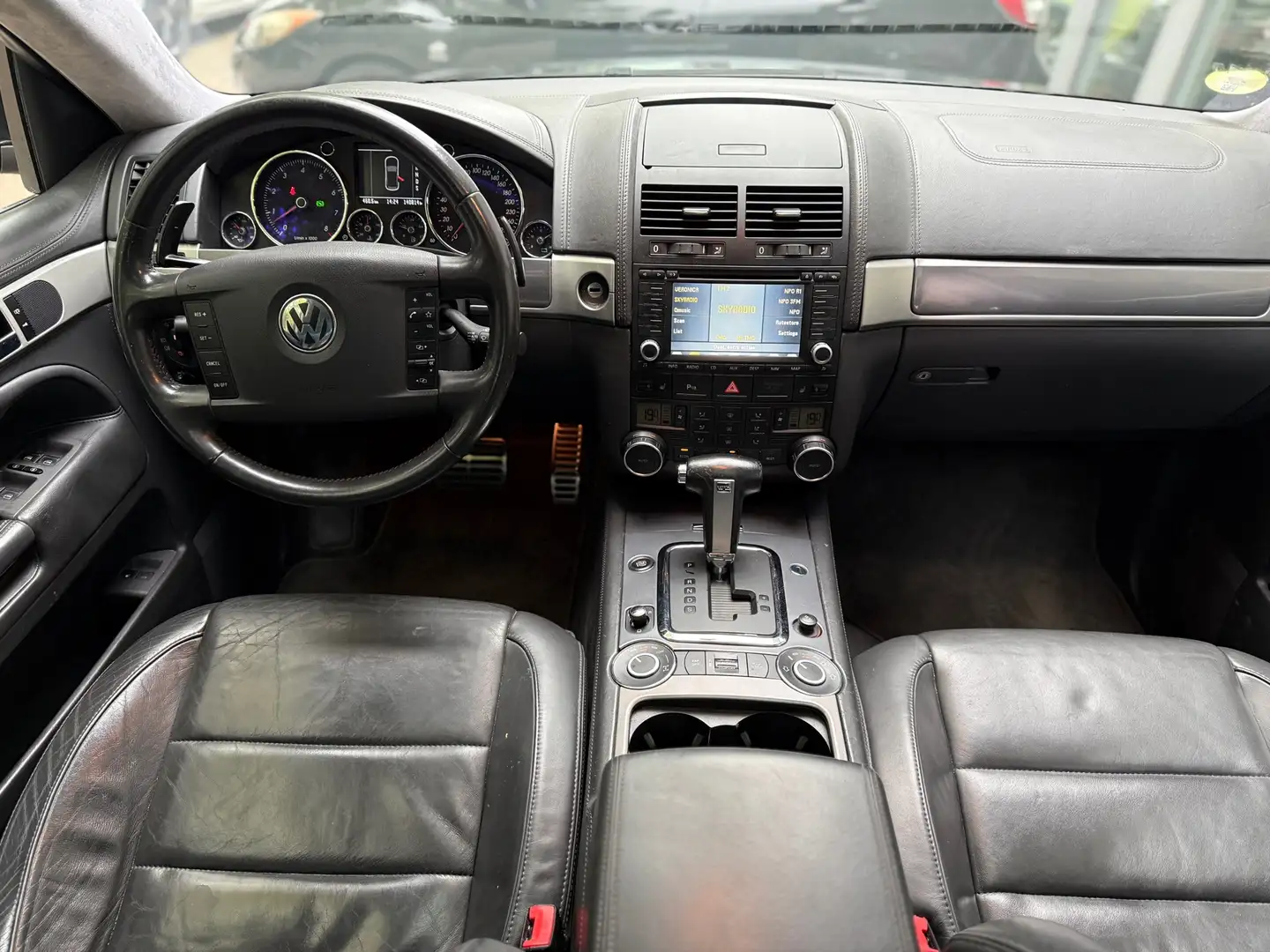 Volkswagen Touareg 6.0 W12 Executive l 1 of 500 l Schuifdak l Trekhaa Noir - 2