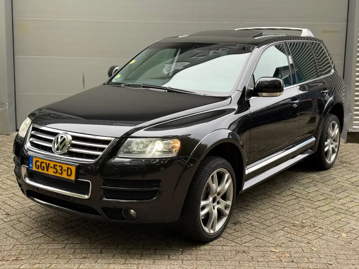 Volkswagen Touareg 6.0 W12 Executive l 1 of 500 l Schuifdak l Trekhaa Noir - 1