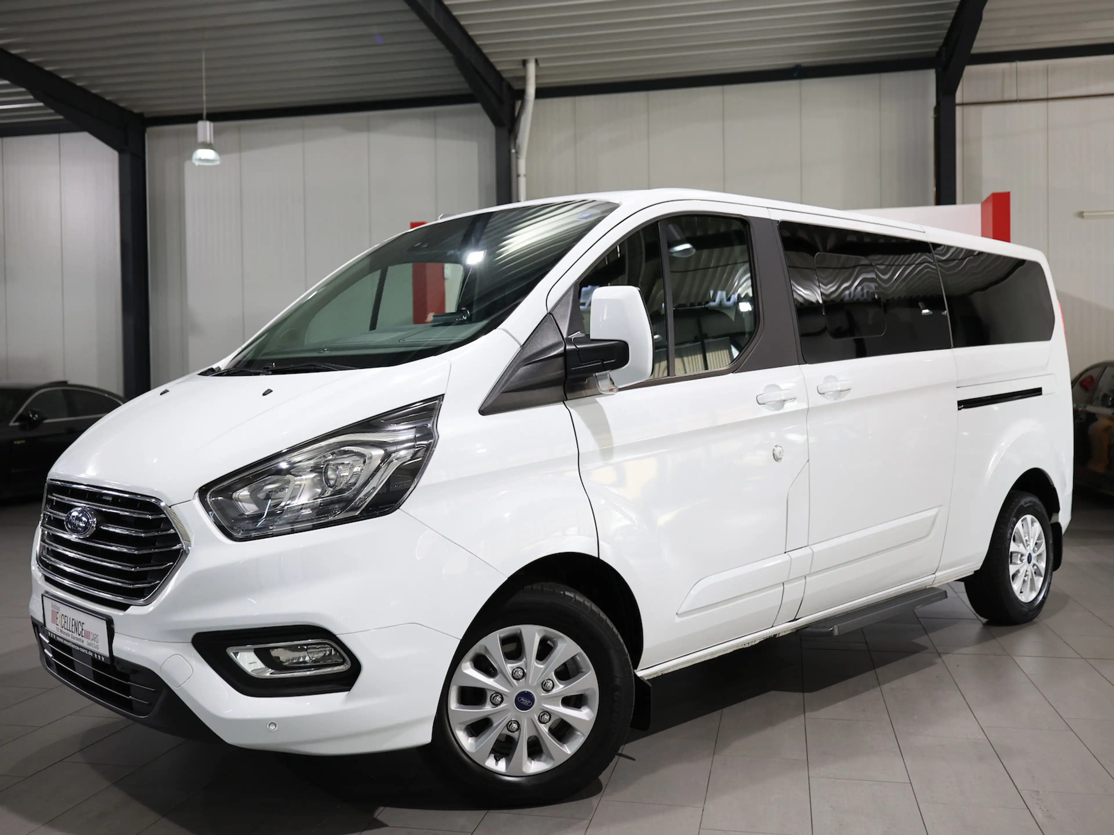 Ford Tourneo Custom 320 L2 TITANIUM SHUTTLE 9-SITZER — photo 5