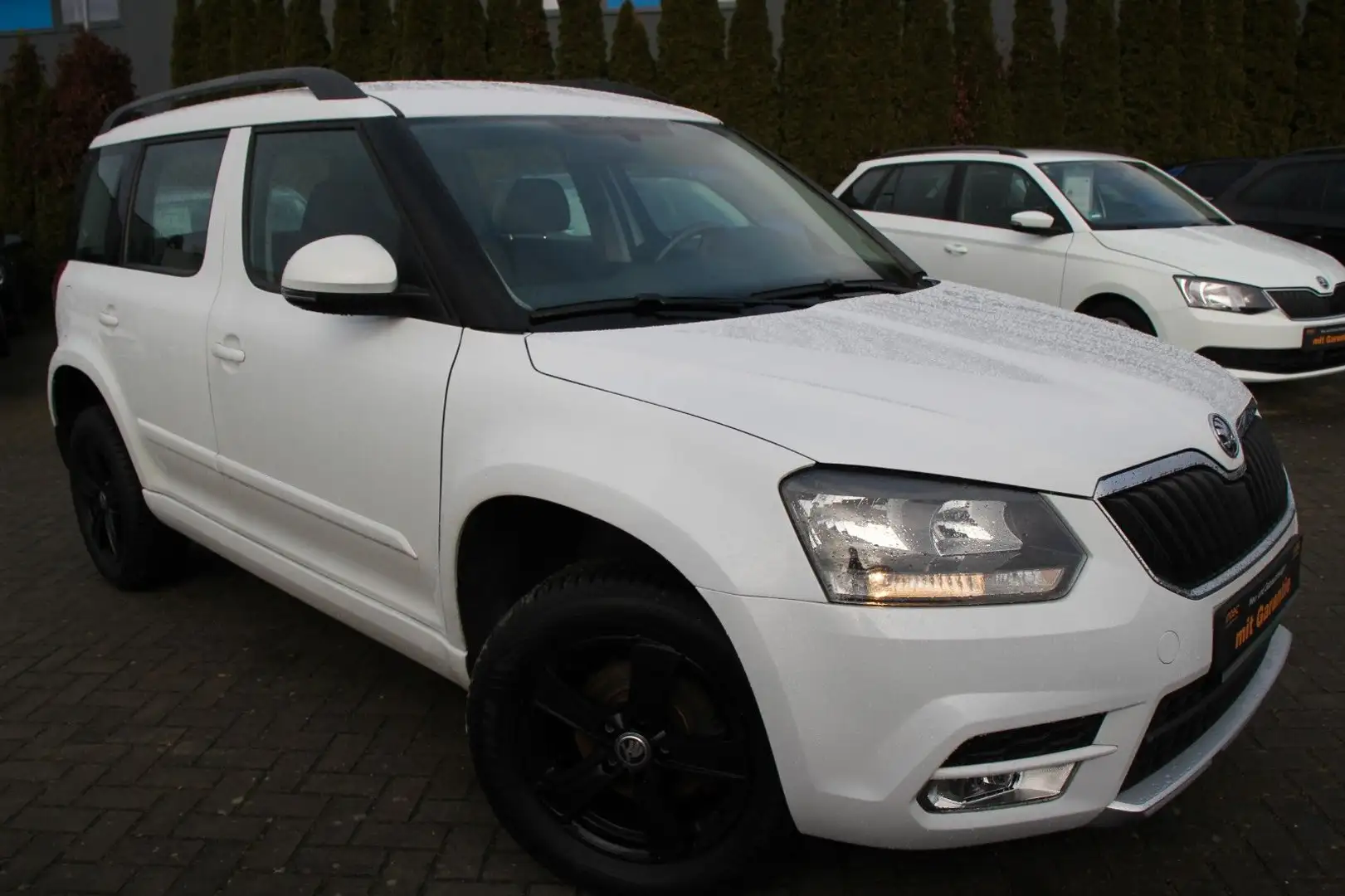 Skoda Yeti Scaut Klima/Sitzhz/Tempomat/CarPlay/1 Hand Weiß - 1